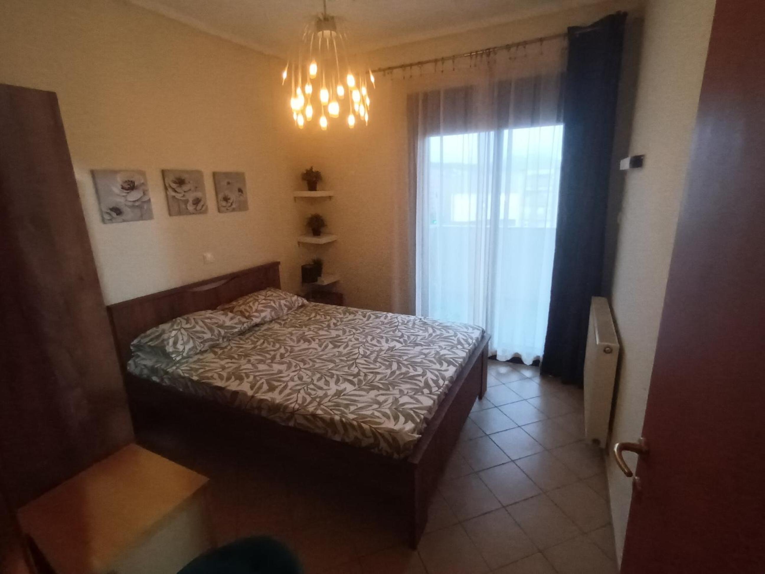 One-Bedroom Apartment - Photo 8