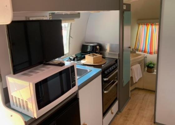 Gidget Airstream - Caravan (shared bathroom) photo 2
