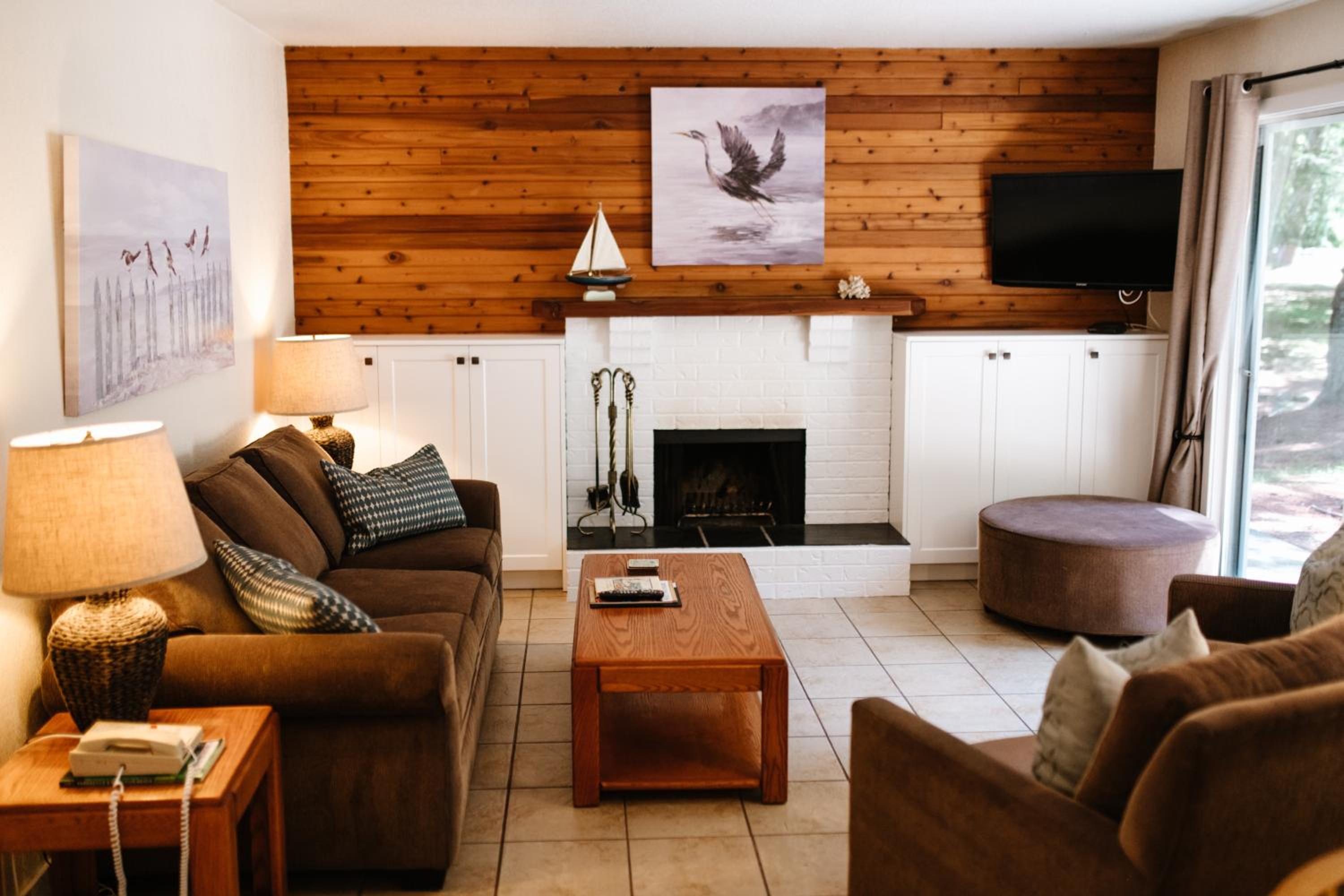 Two-Bedroom Cottage - Forest View photo 1