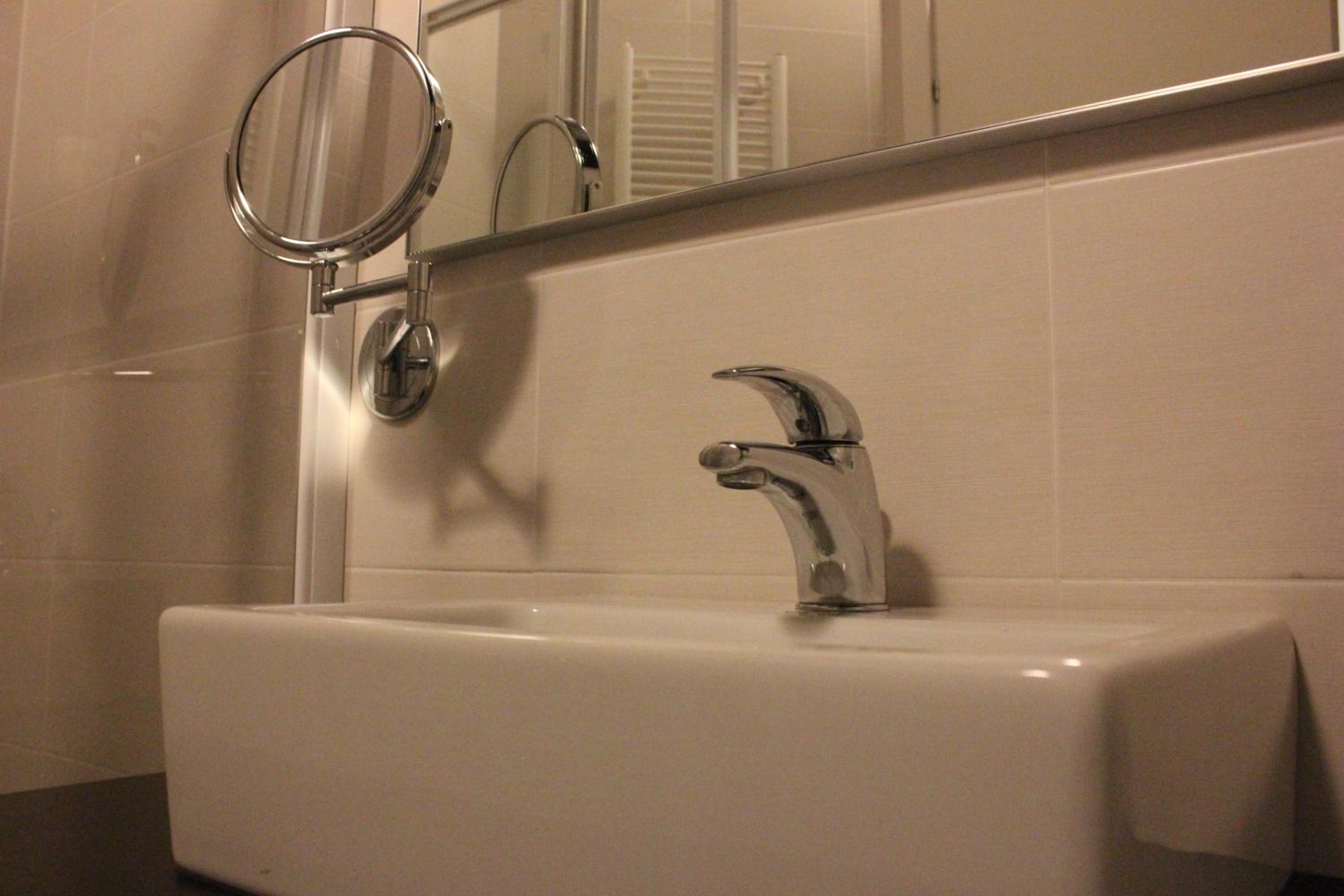 Double Room - Photo 6
