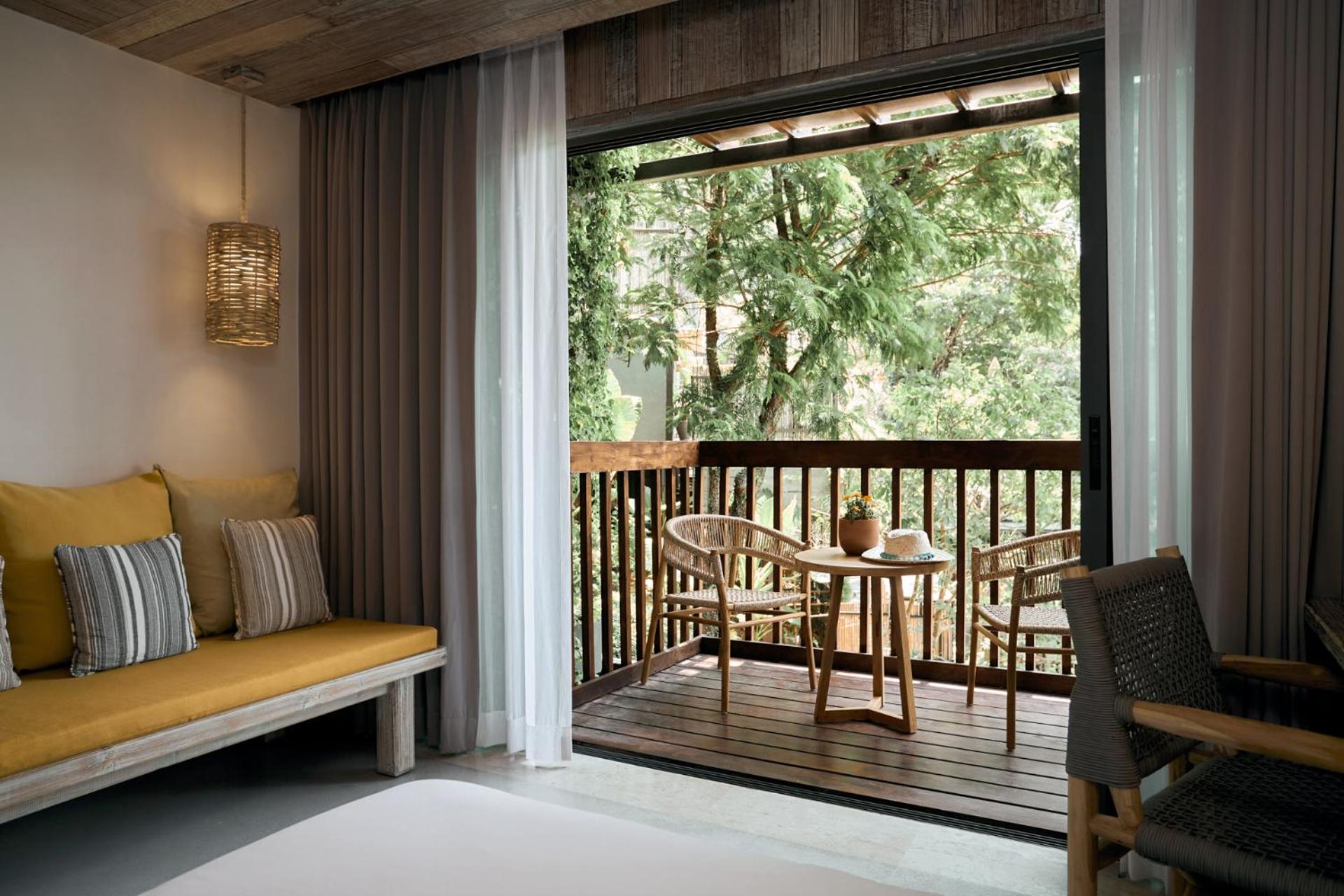 Premium King Room with One King Bed (Non Smoking) photo 2