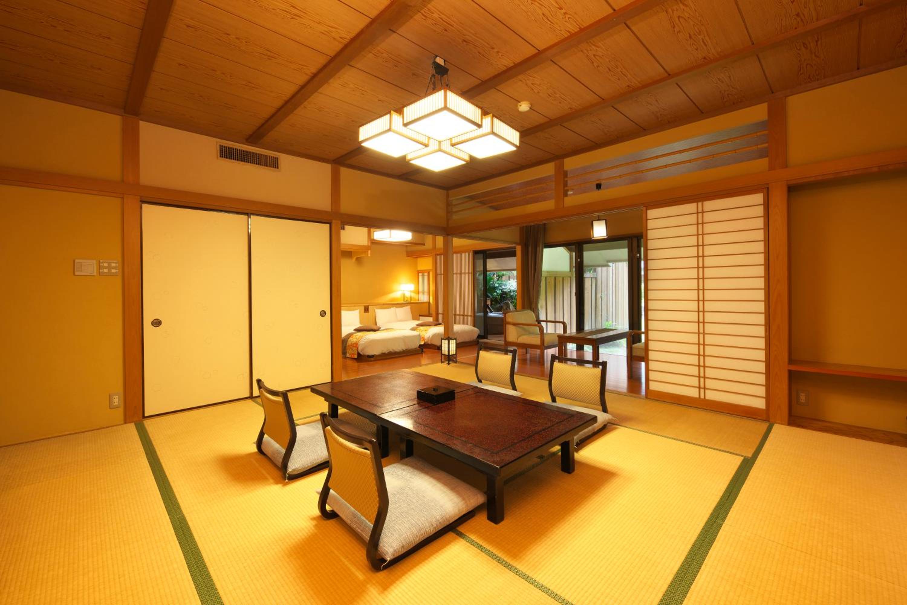 Suite with Mountain View