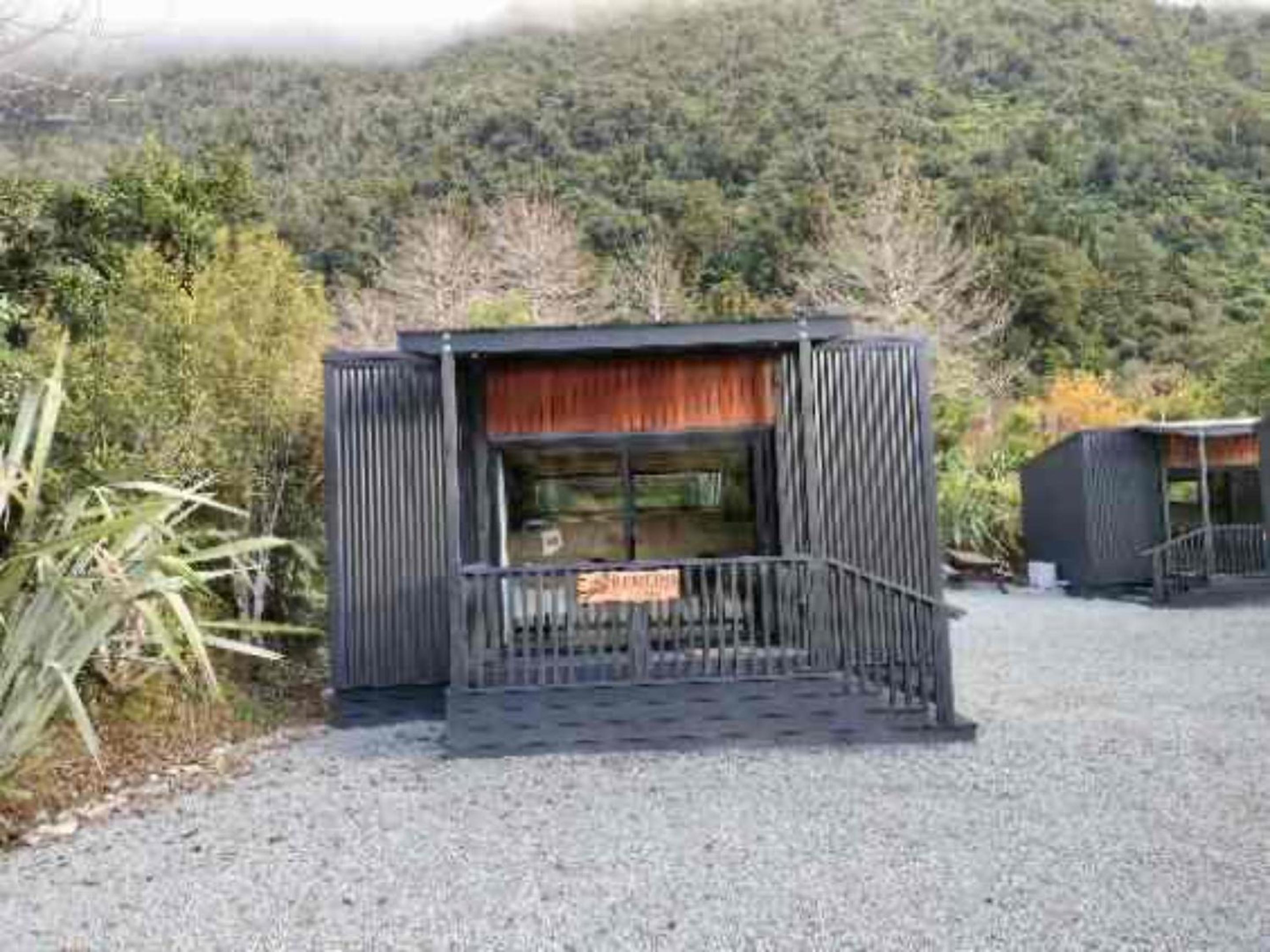 Deluxe Quadruple Room - Photo 6