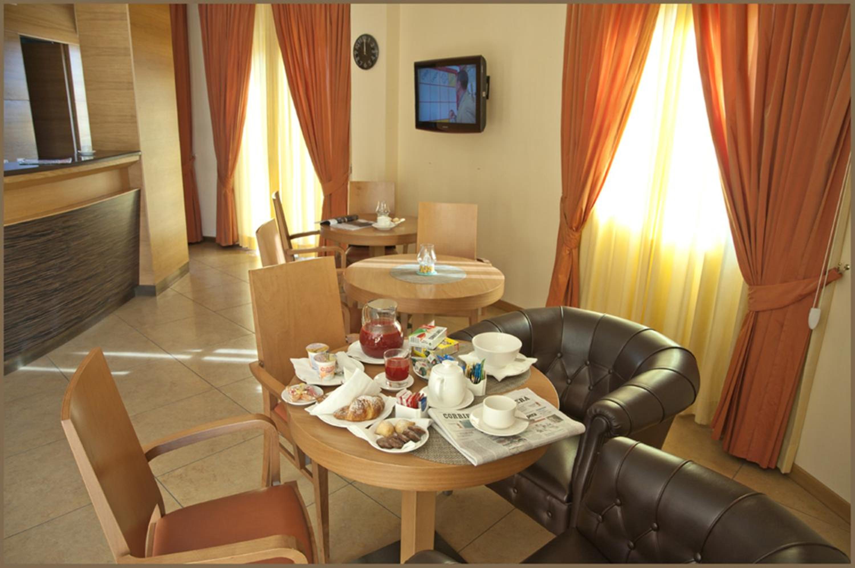 Standard Double Room - Photo 6