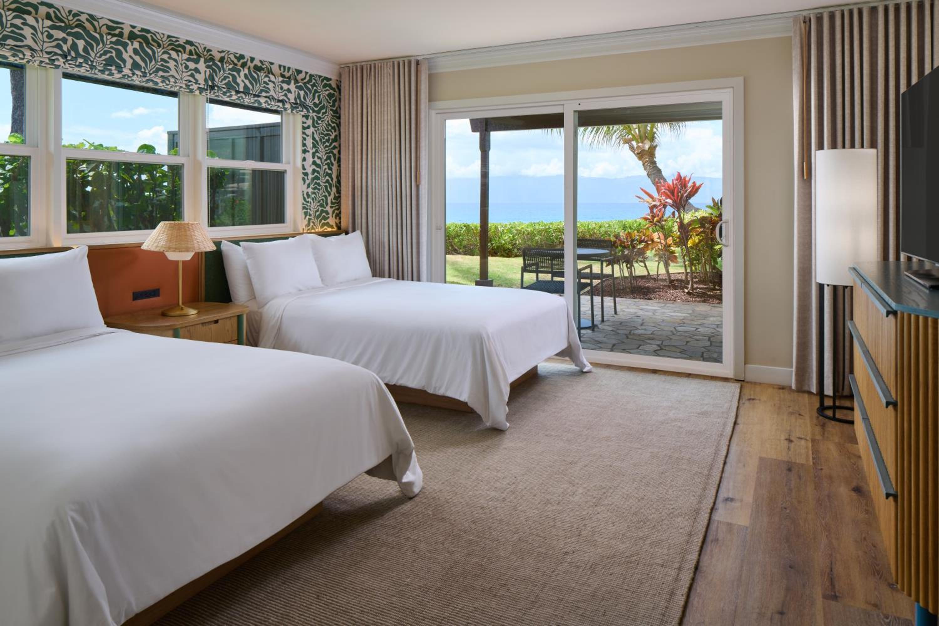 Bungalow Oceanfront Two Doubles with Lanai ADA