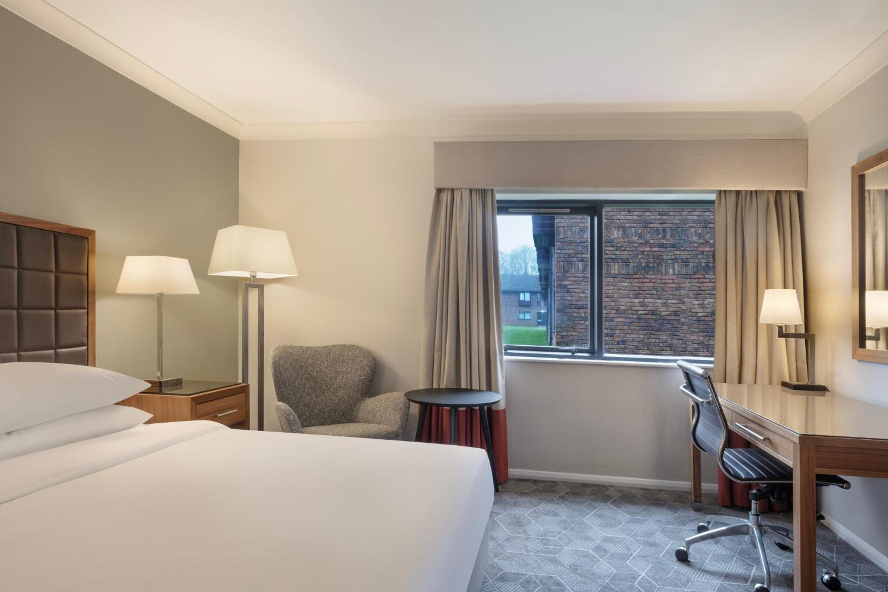 Deluxe King Room - Photo 3