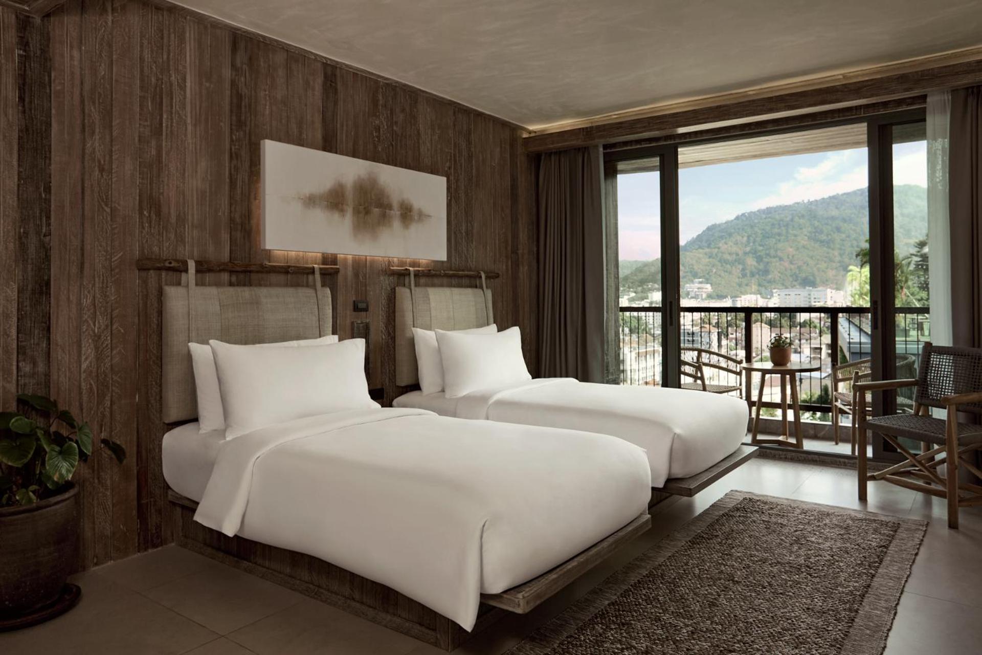 Premium Twin Room with City View