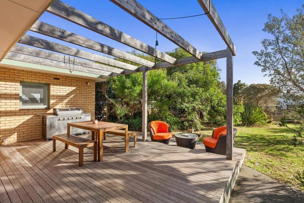 Three-Bedroom House photo 2