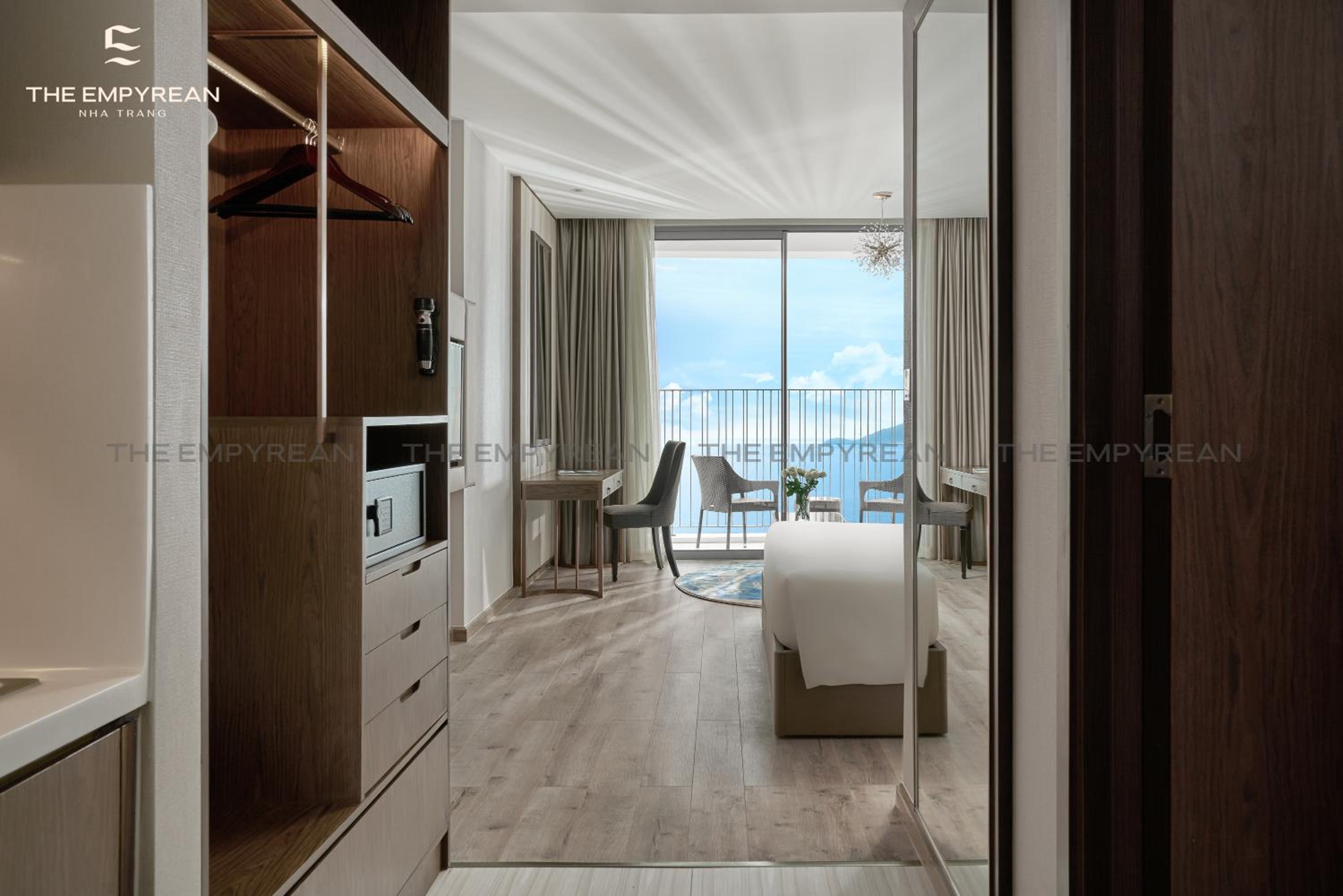 Deluxe Double Room with Balcony and Sea View - Photo 3
