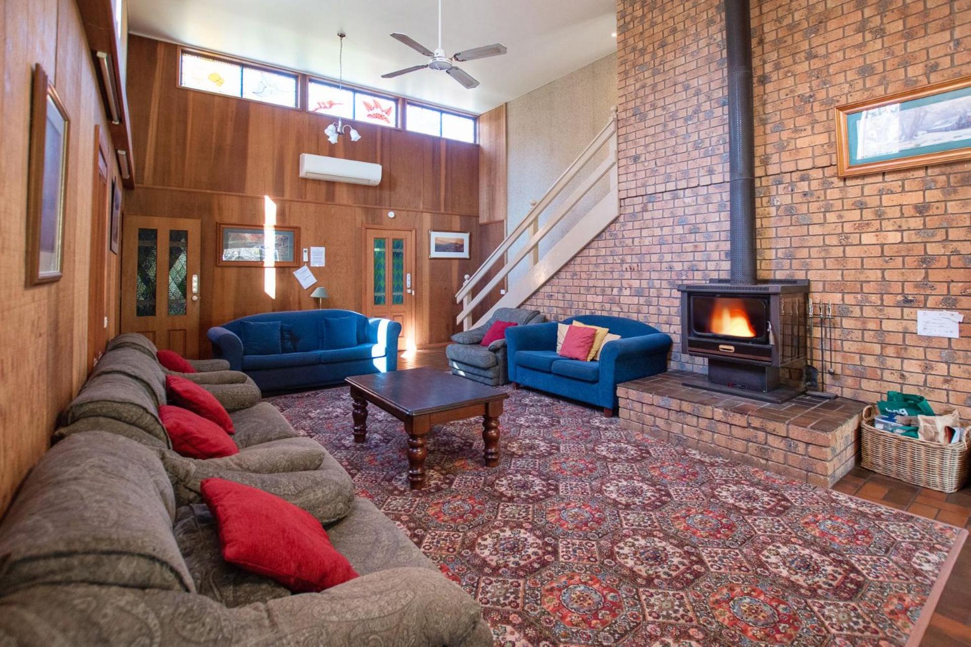 Five-Bedroom House photo 1