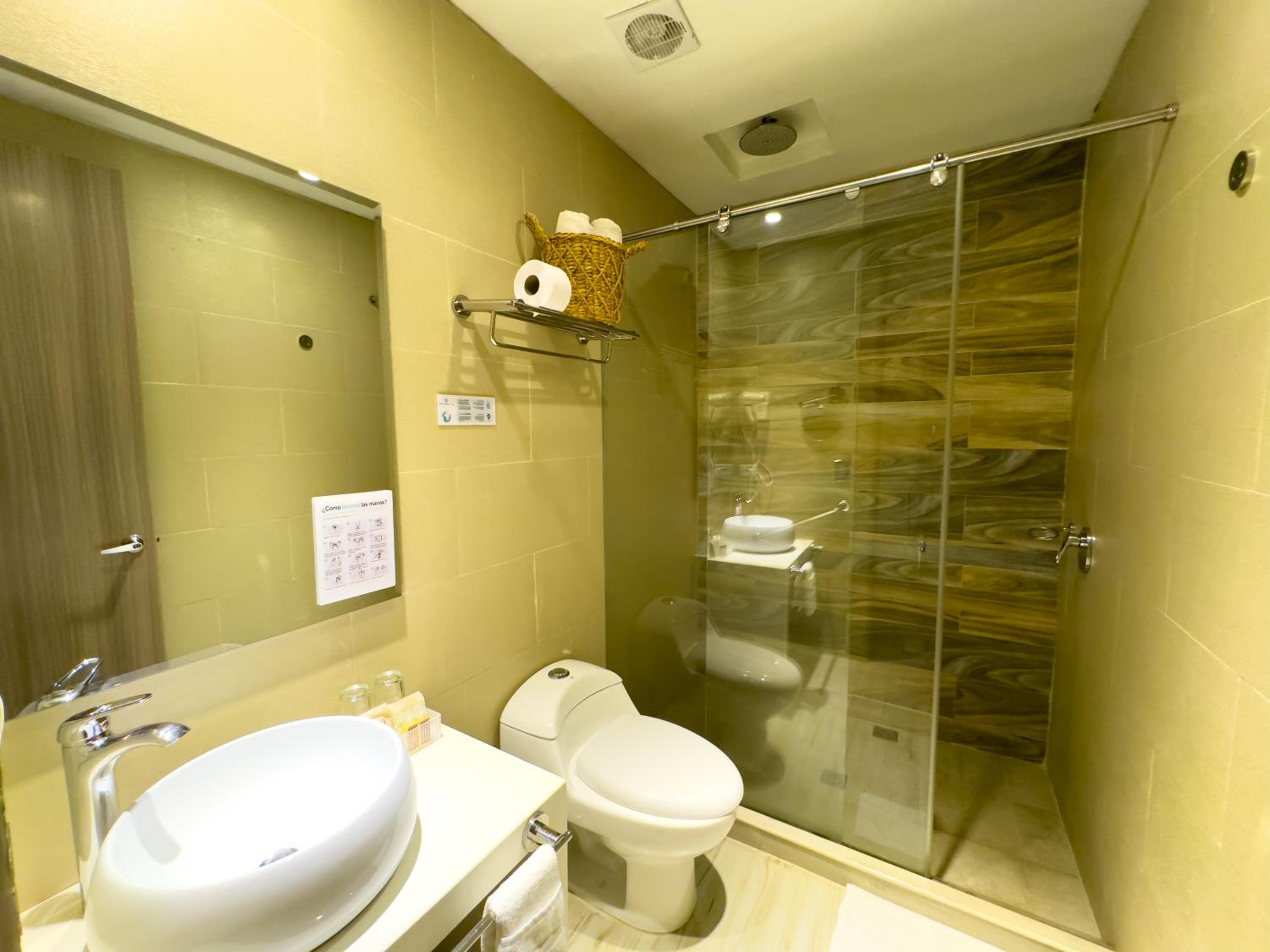 Deluxe Triple Room photo 3