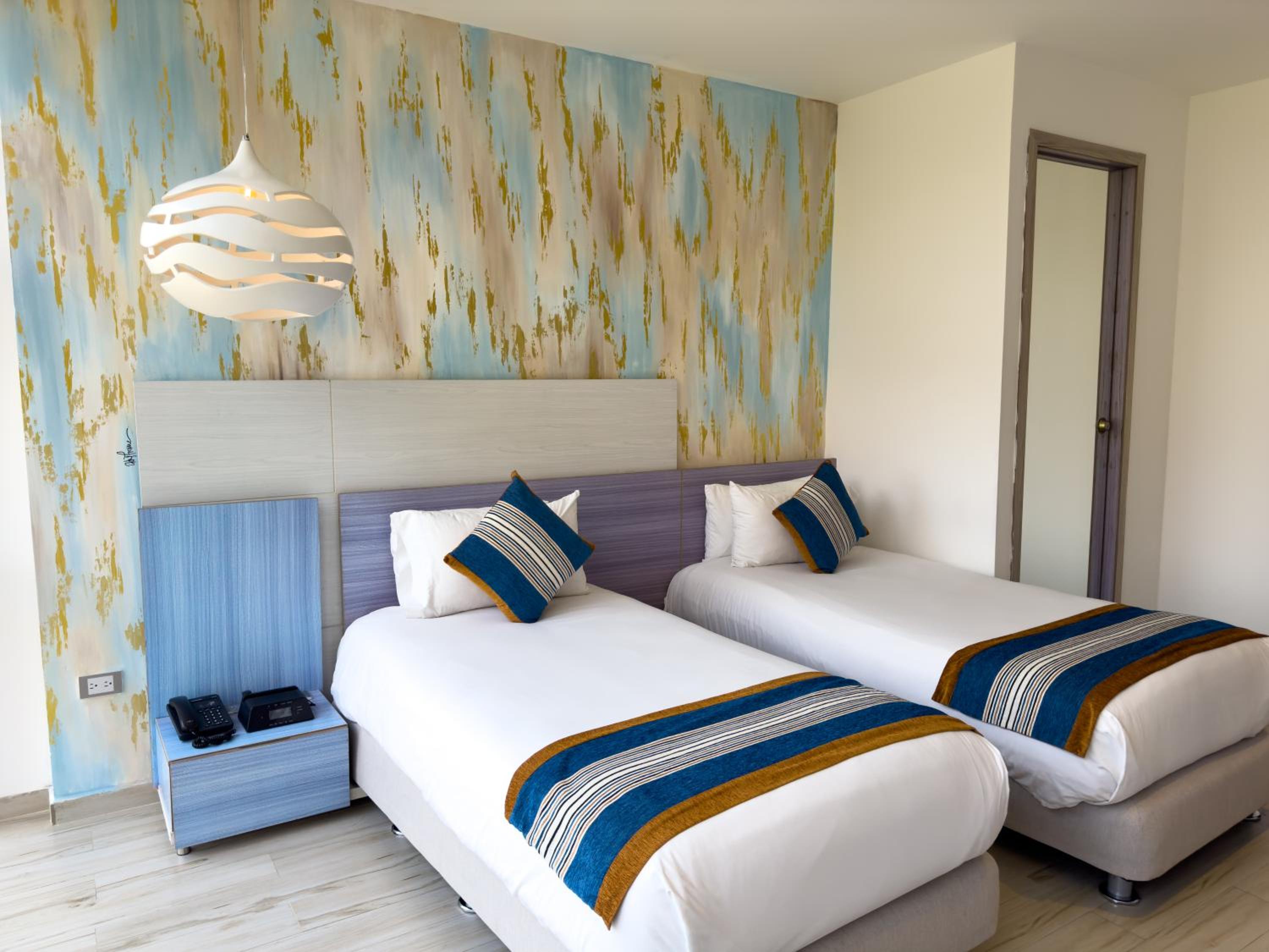 Deluxe Twin Room photo 3