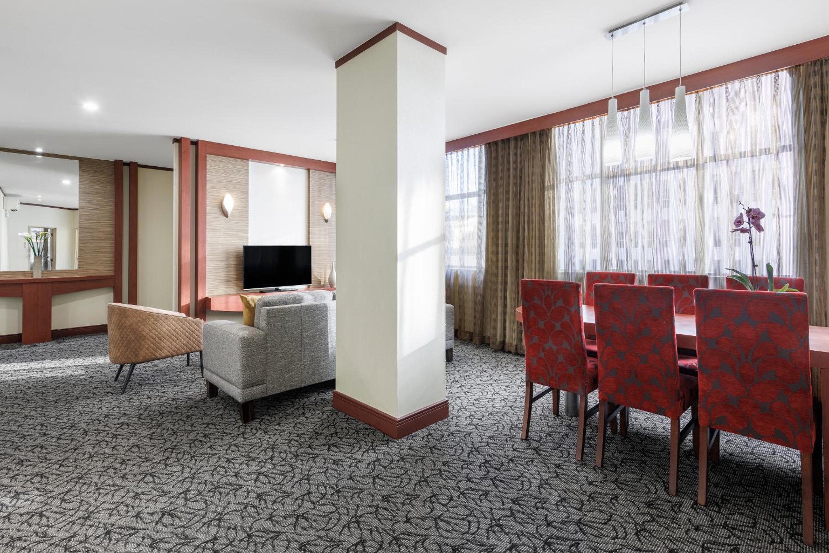 Premier Three Bedroom Apartment with Balcony - Photo 2