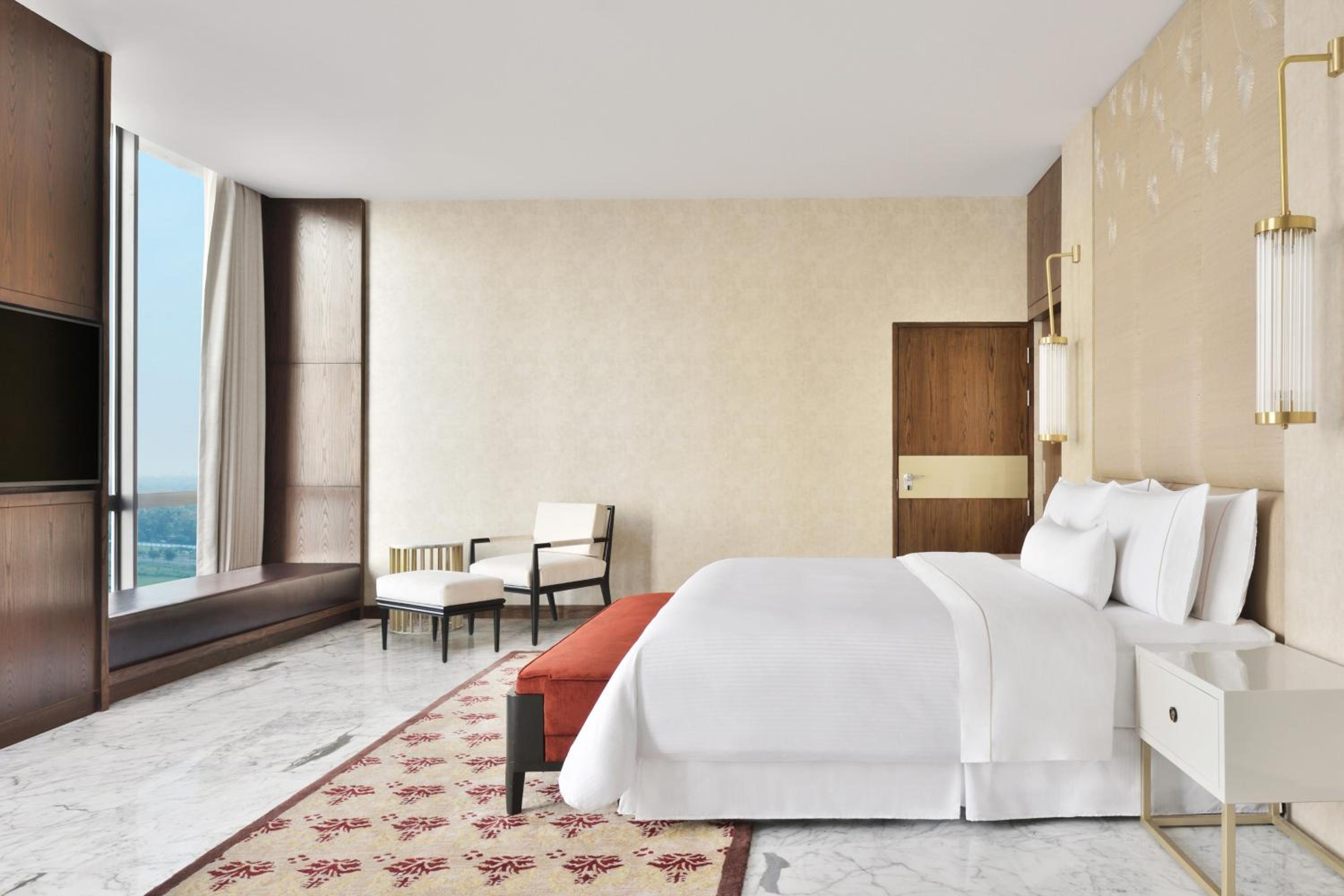 Presidential Suite, Bedroom 1: 1 King, Bedroom 2: 1 King thumbnail 5
