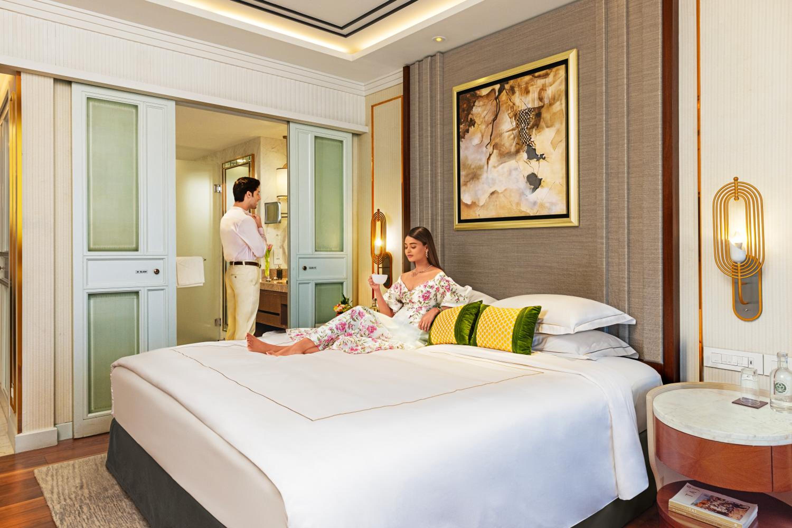 Deluxe Room Pool View King Bed - Photo 3