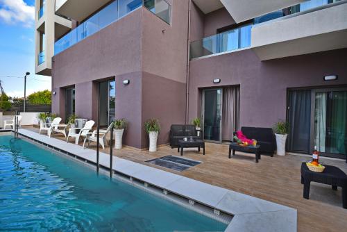 Double Room Sharing Pool photo 1