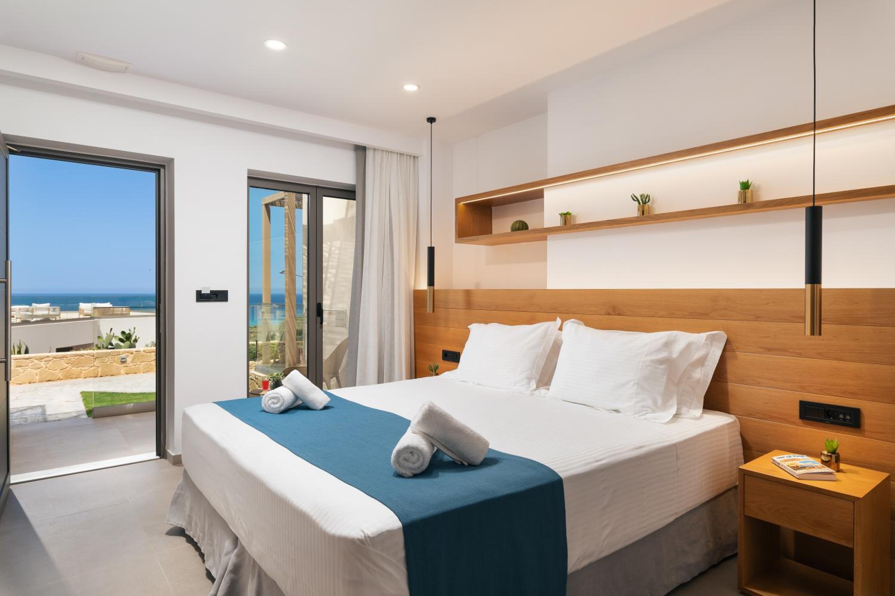 Double or Twin Room with Sea View photo 3