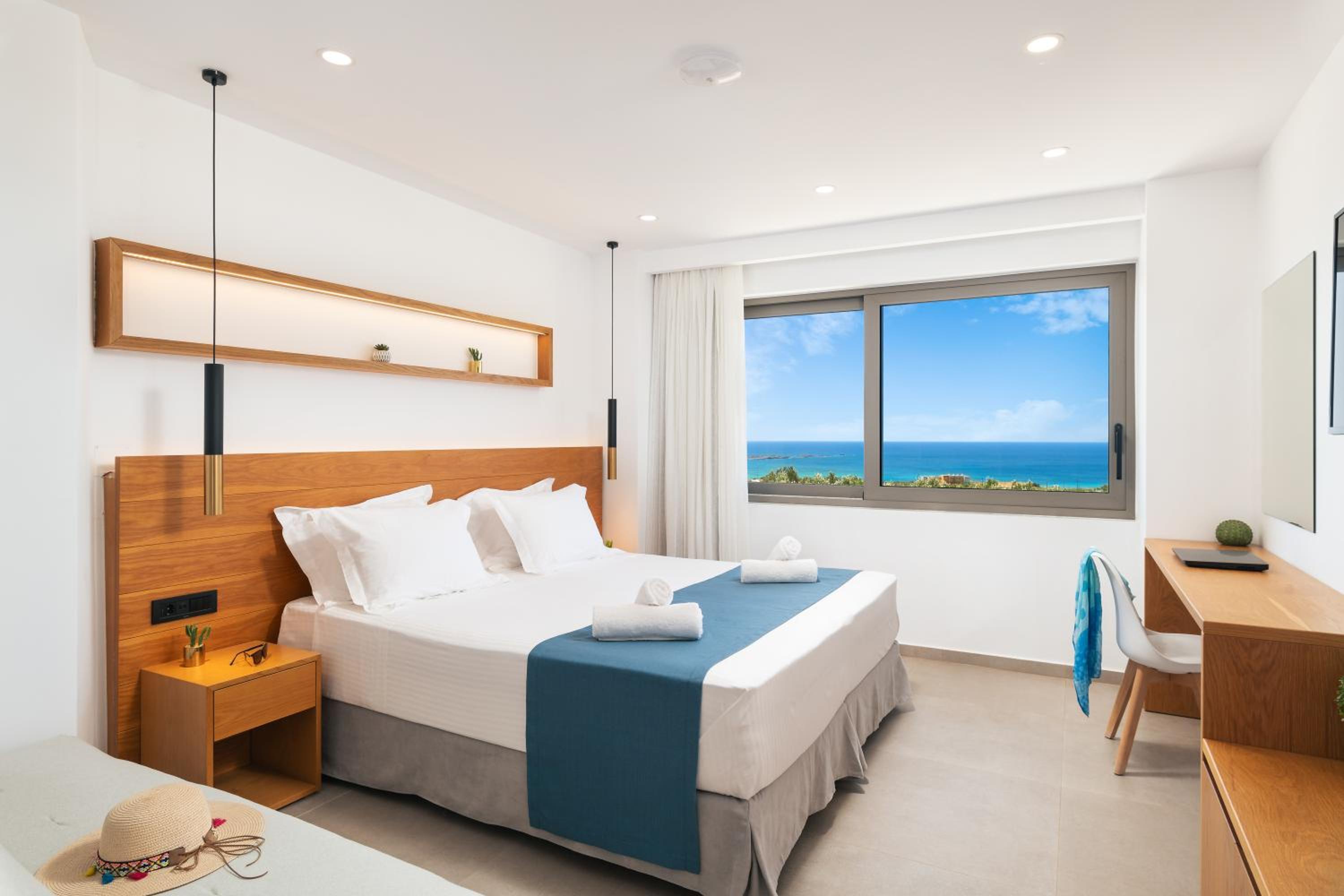 Double or Twin Room with Sea View