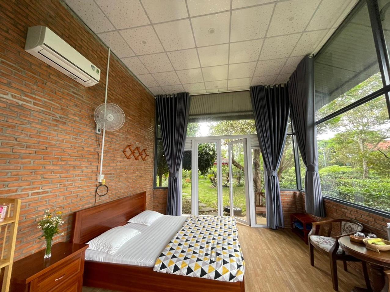 Deluxe Room - Photo 13