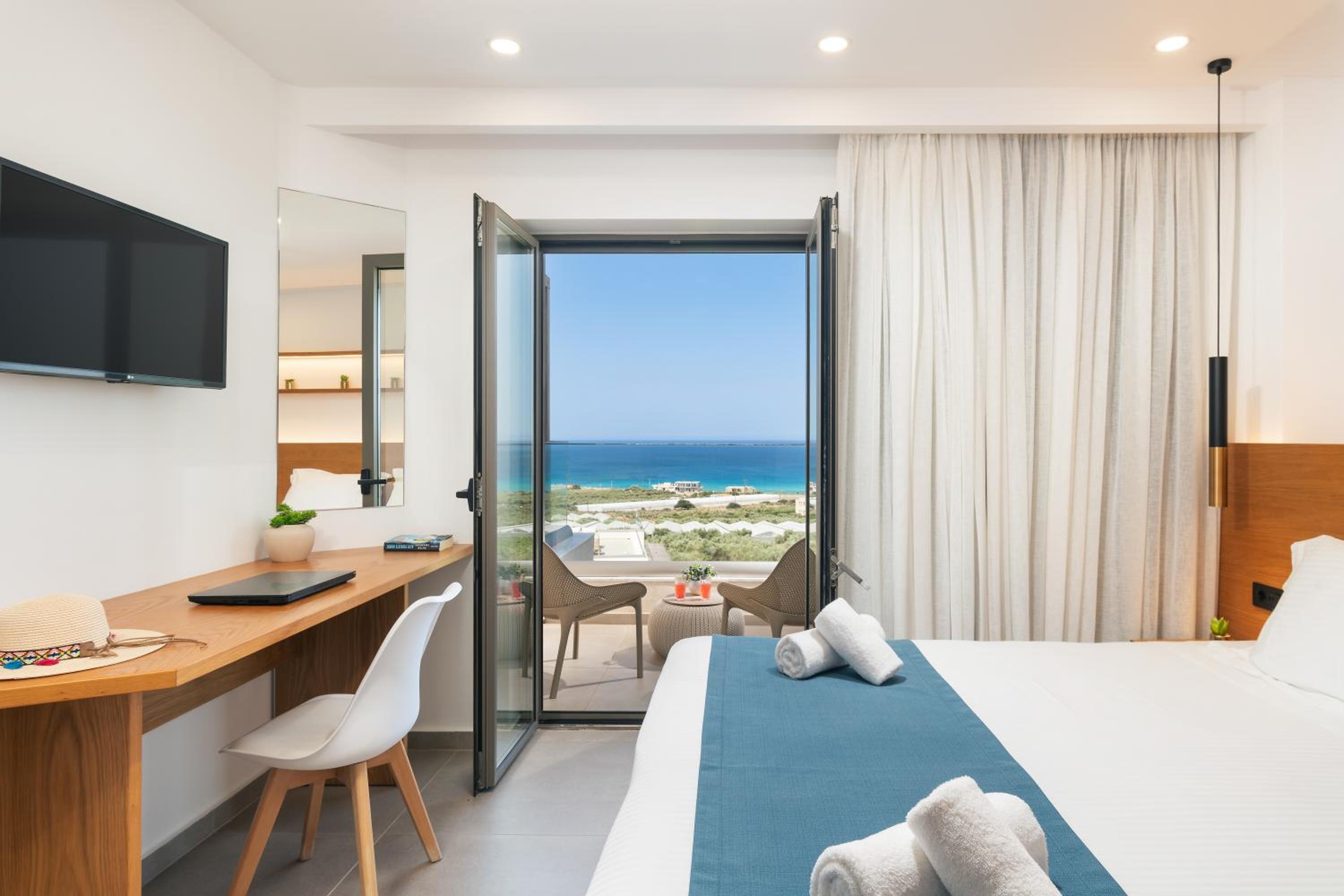 High Floor Double or Twin Room with Sea View 