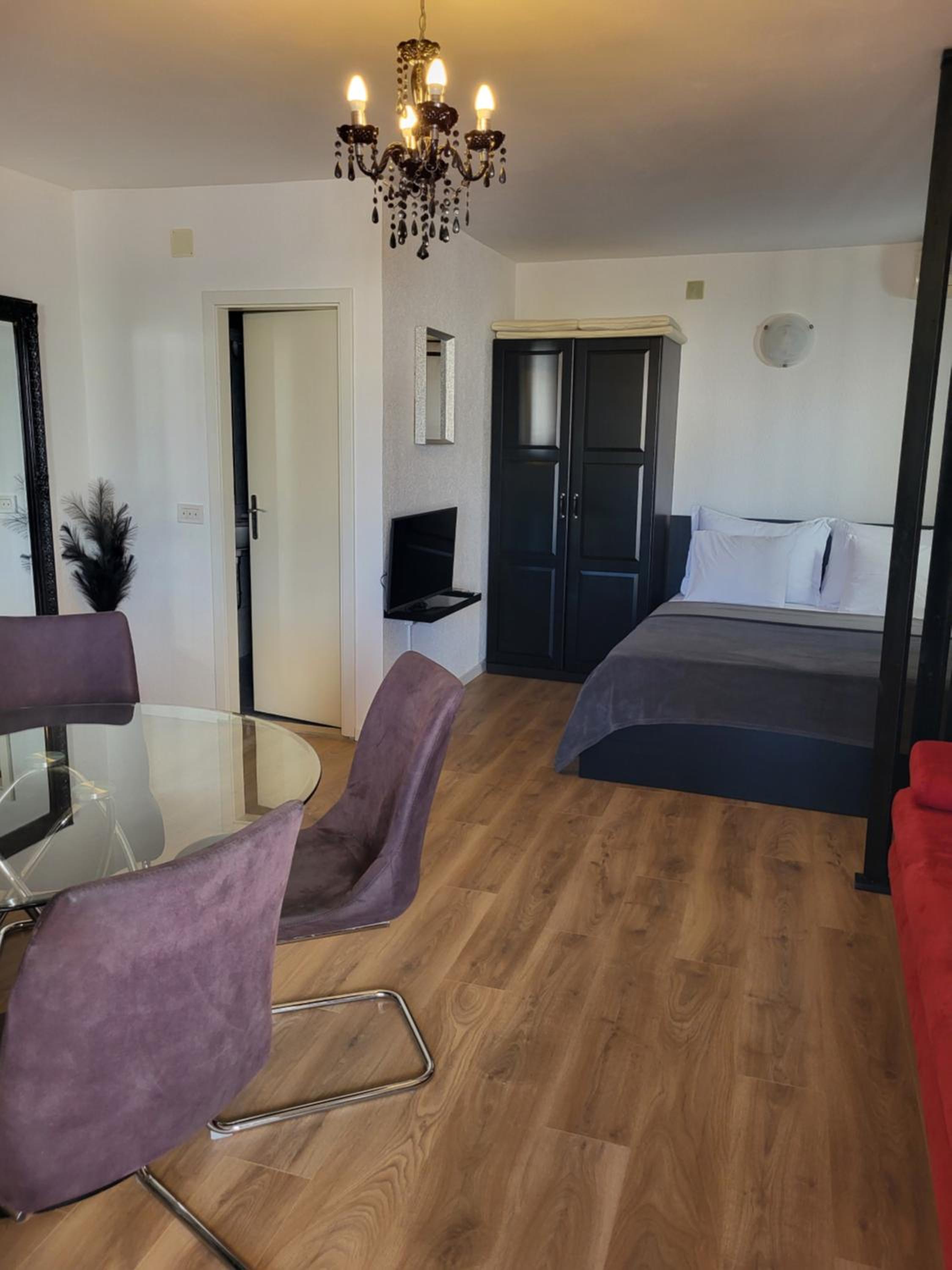 Studio Apartment