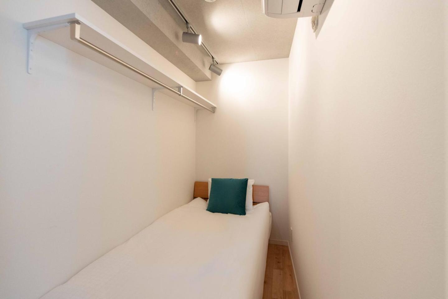 One-Bedroom Apartment photo 2