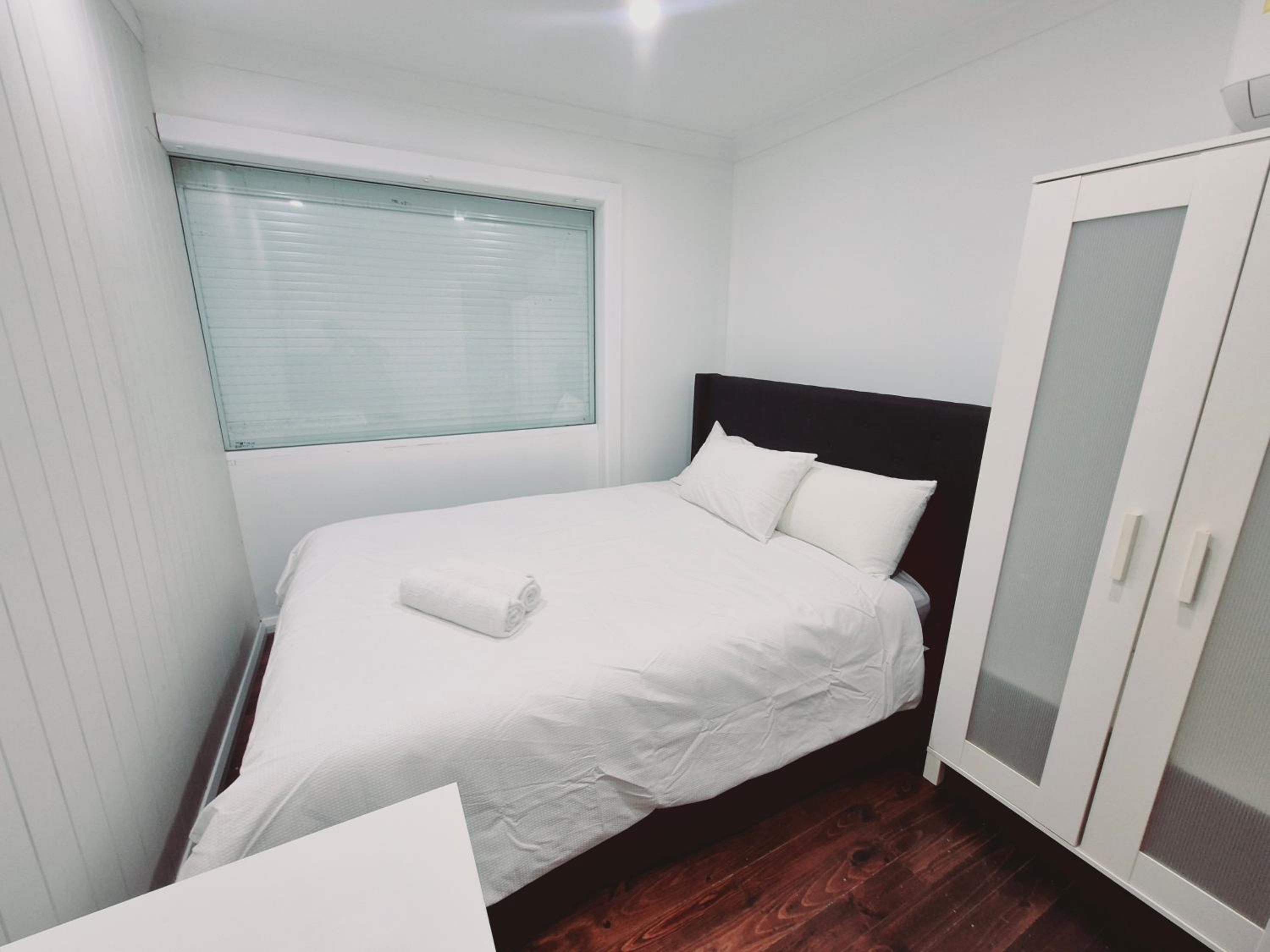 Standard Double Room with Shared Bathroom photo 3
