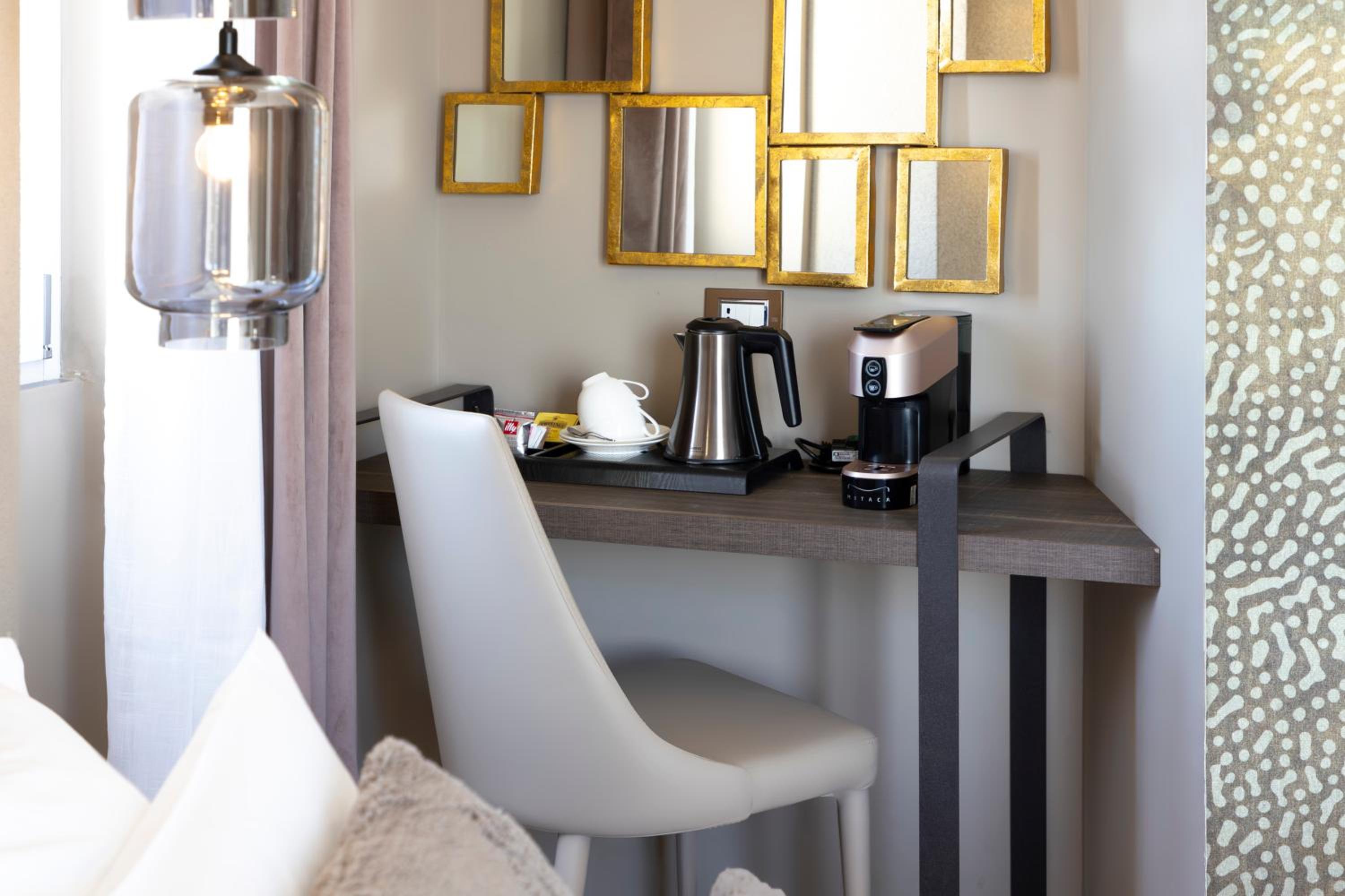 Double Room - Photo 8