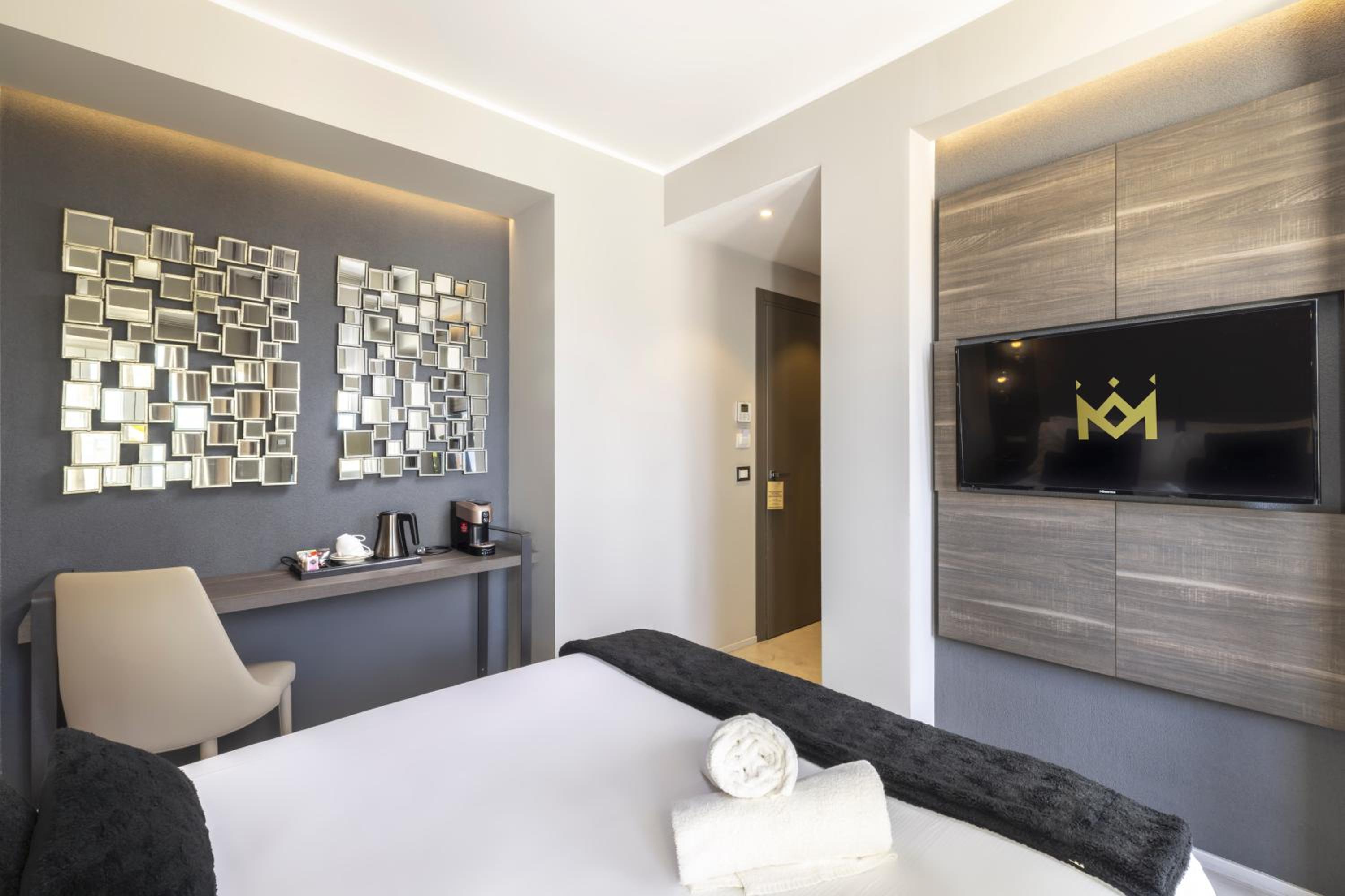 Double Room - Photo 11