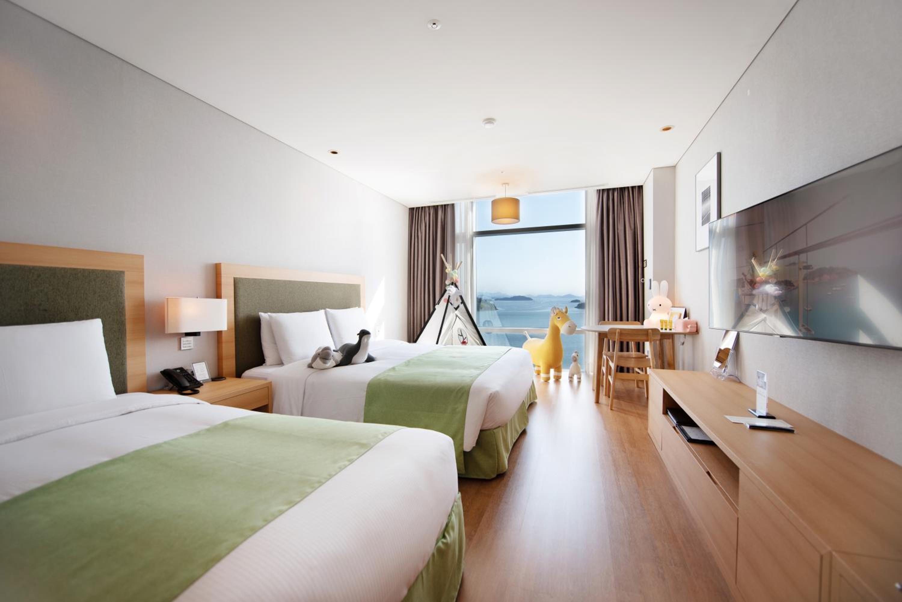 Kids Premium Twin Room with Sea View