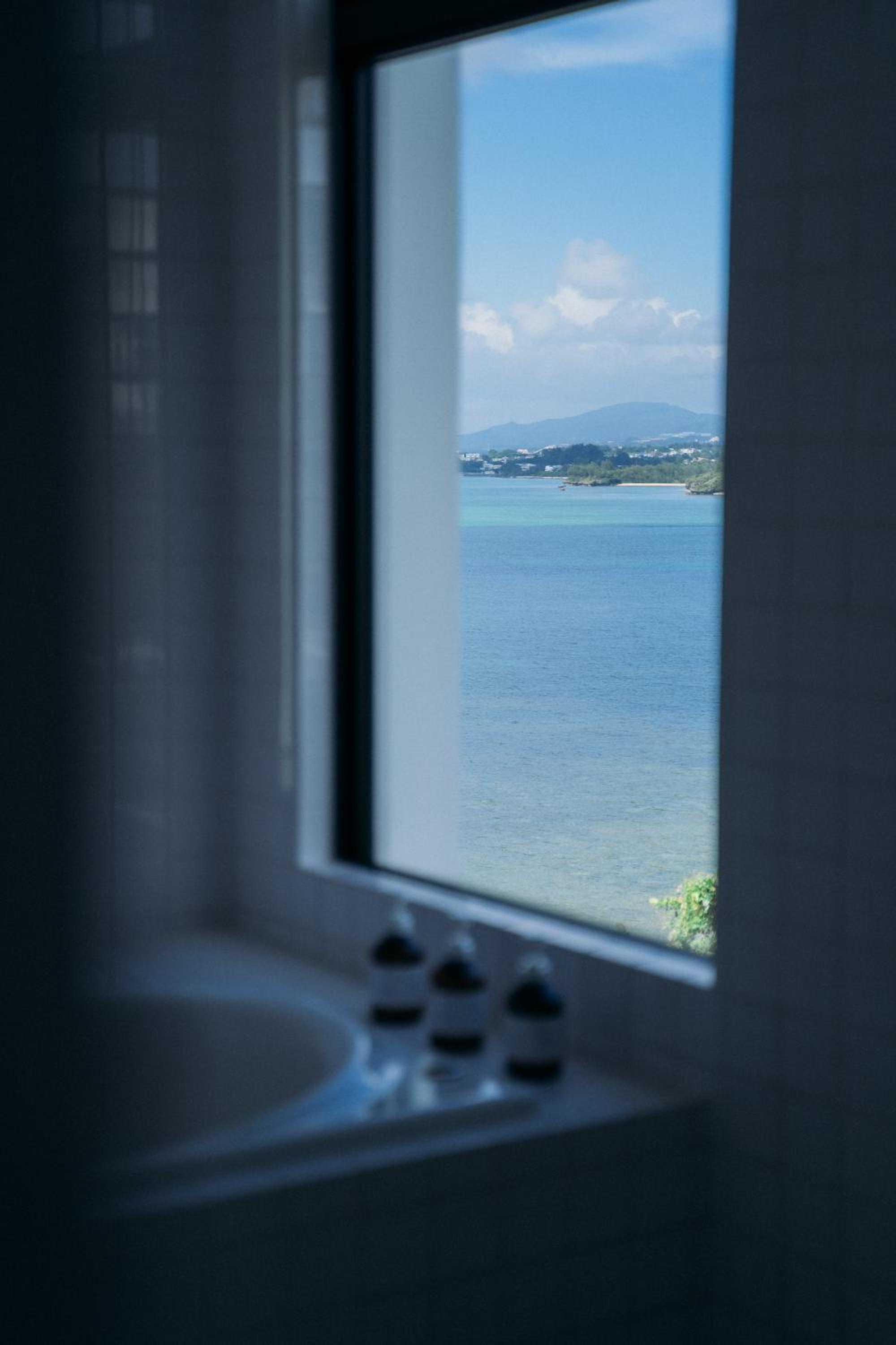 Junior Suite with Ocean View - Photo 11