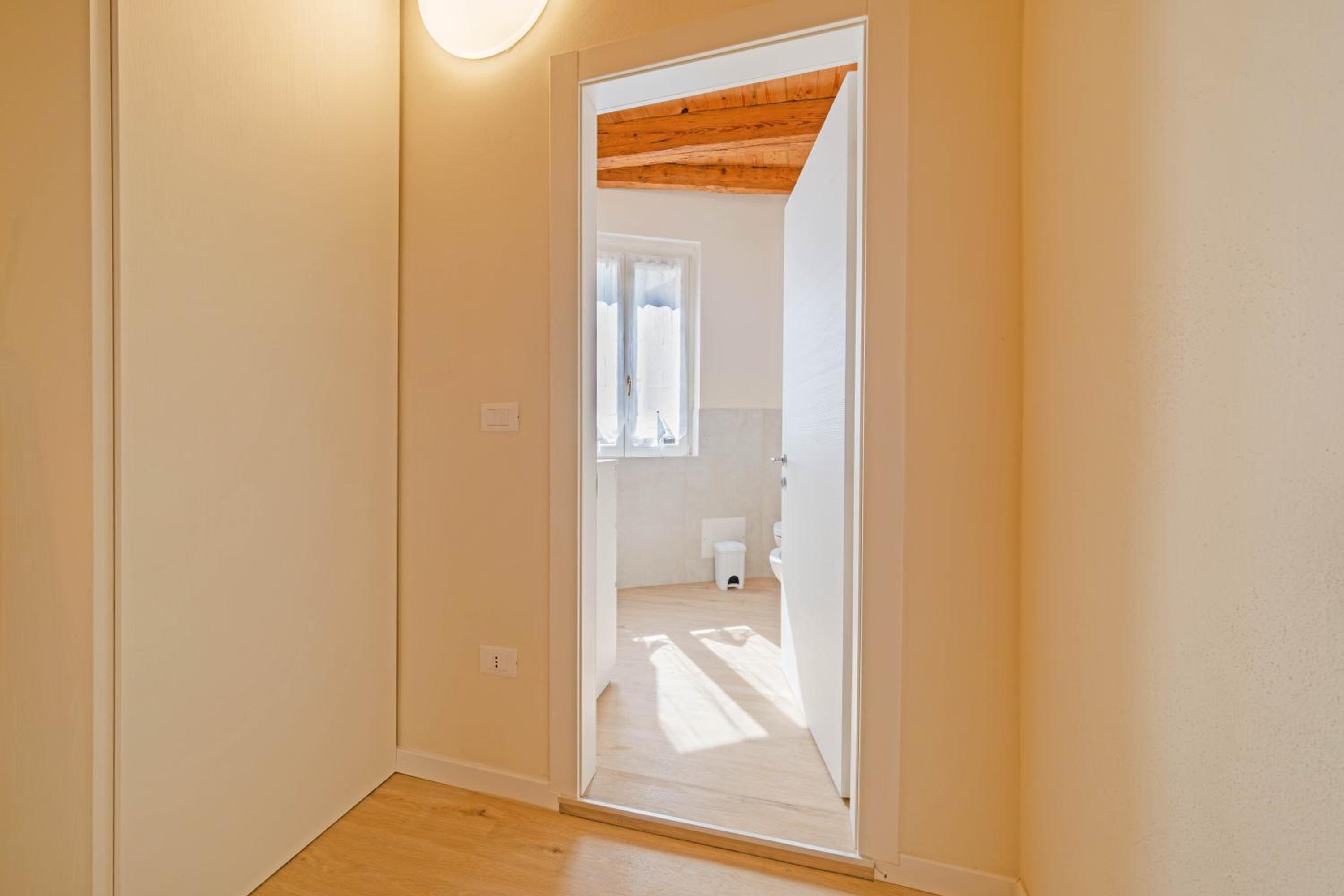 One-Bedroom Apartment photo 3