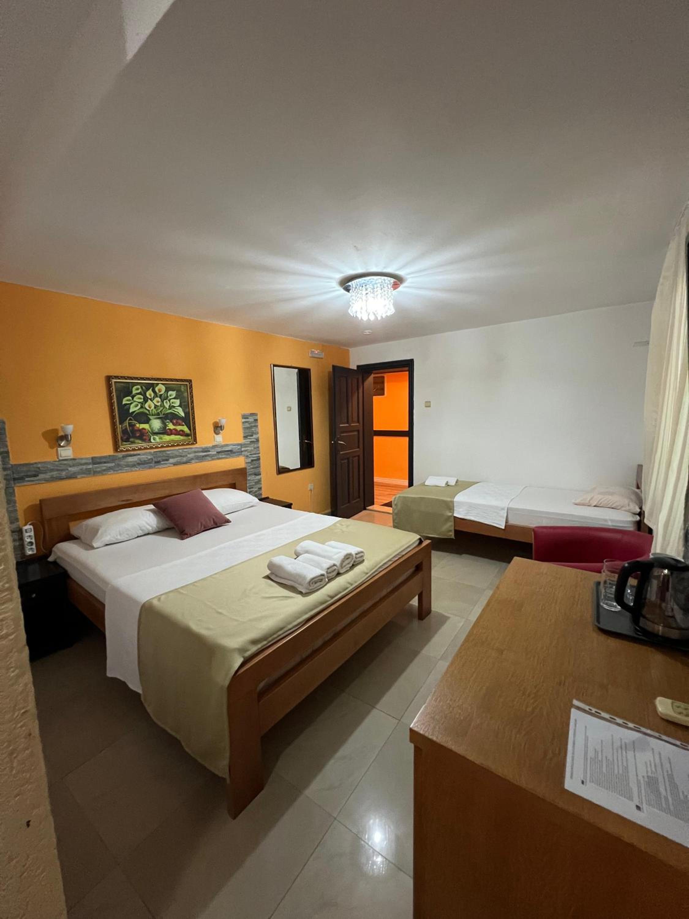 Budget Double Room photo 1