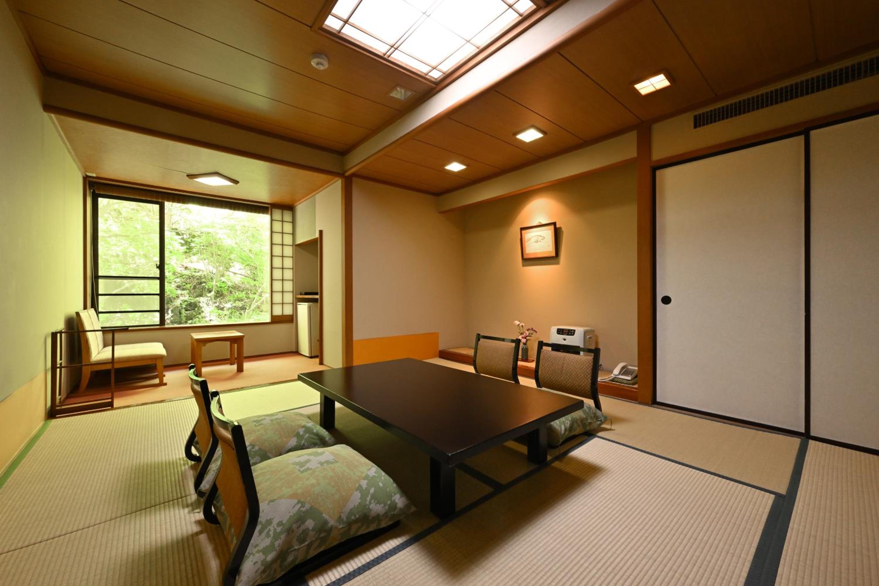Superior Japanese-Style Room photo 1