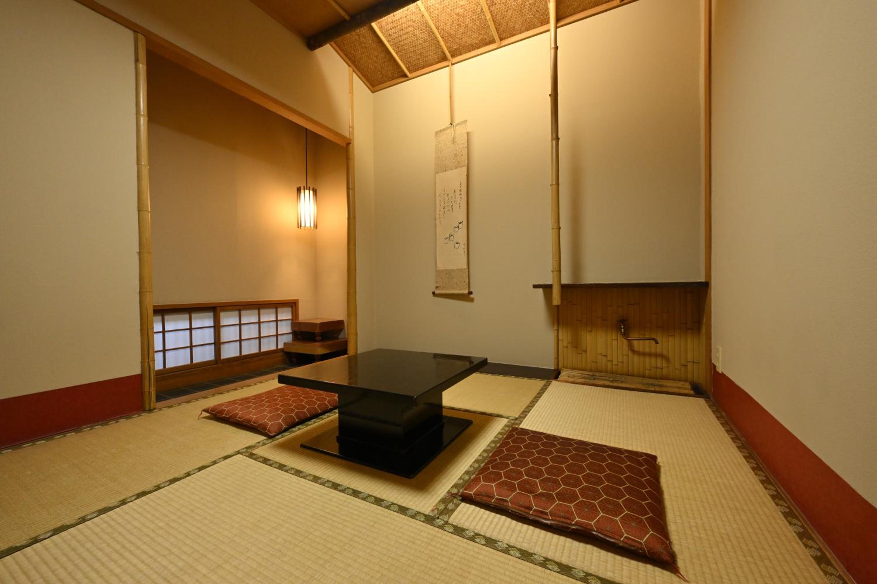 Deluxe Japanese-Style Room photo 3