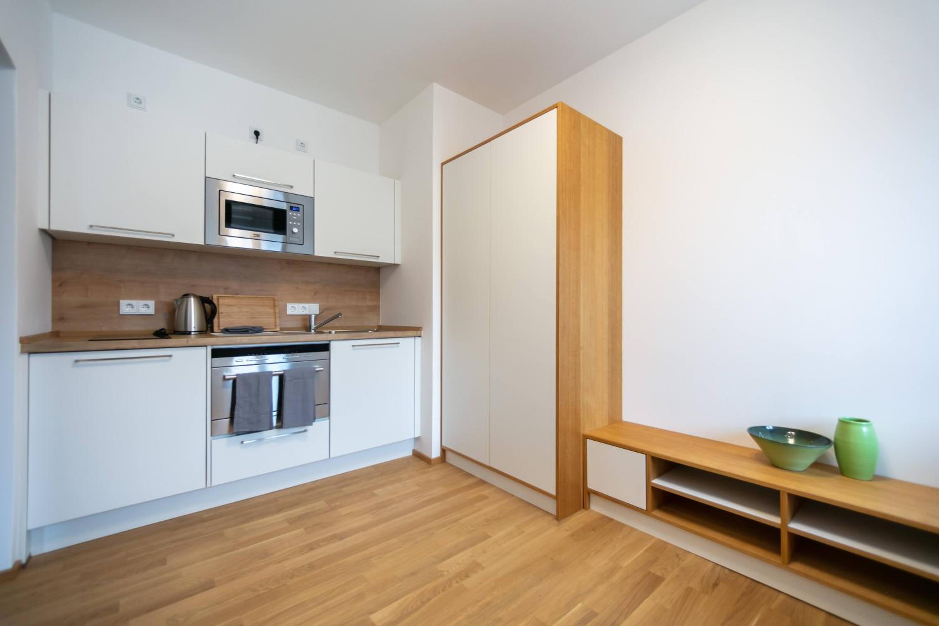 Apartment photo 2