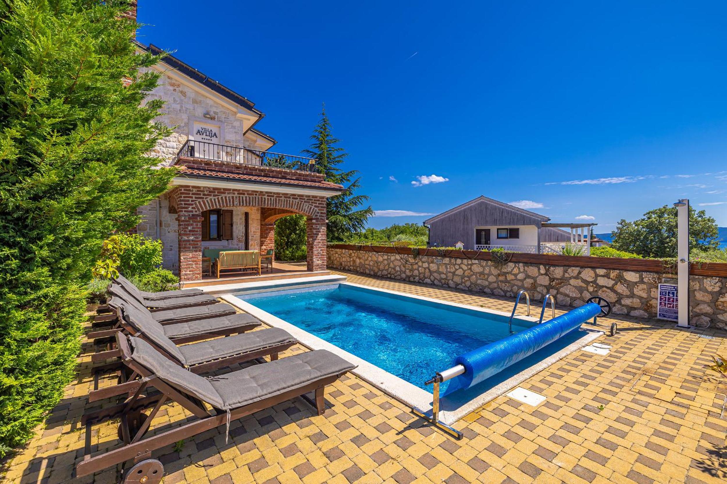 Three-Bedroom Villa photo 2