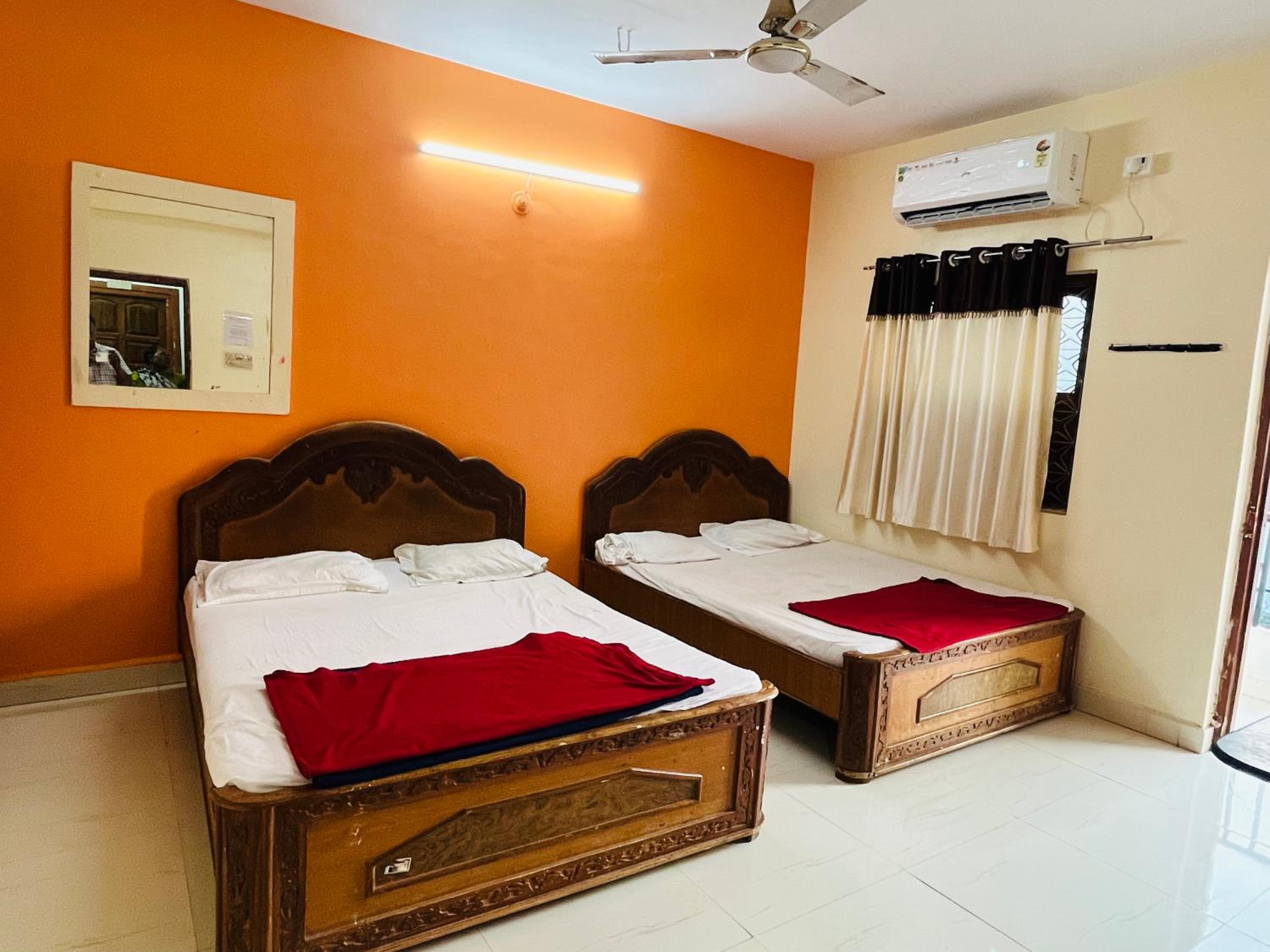 Family Room AC with 3 Double Bed photo 3
