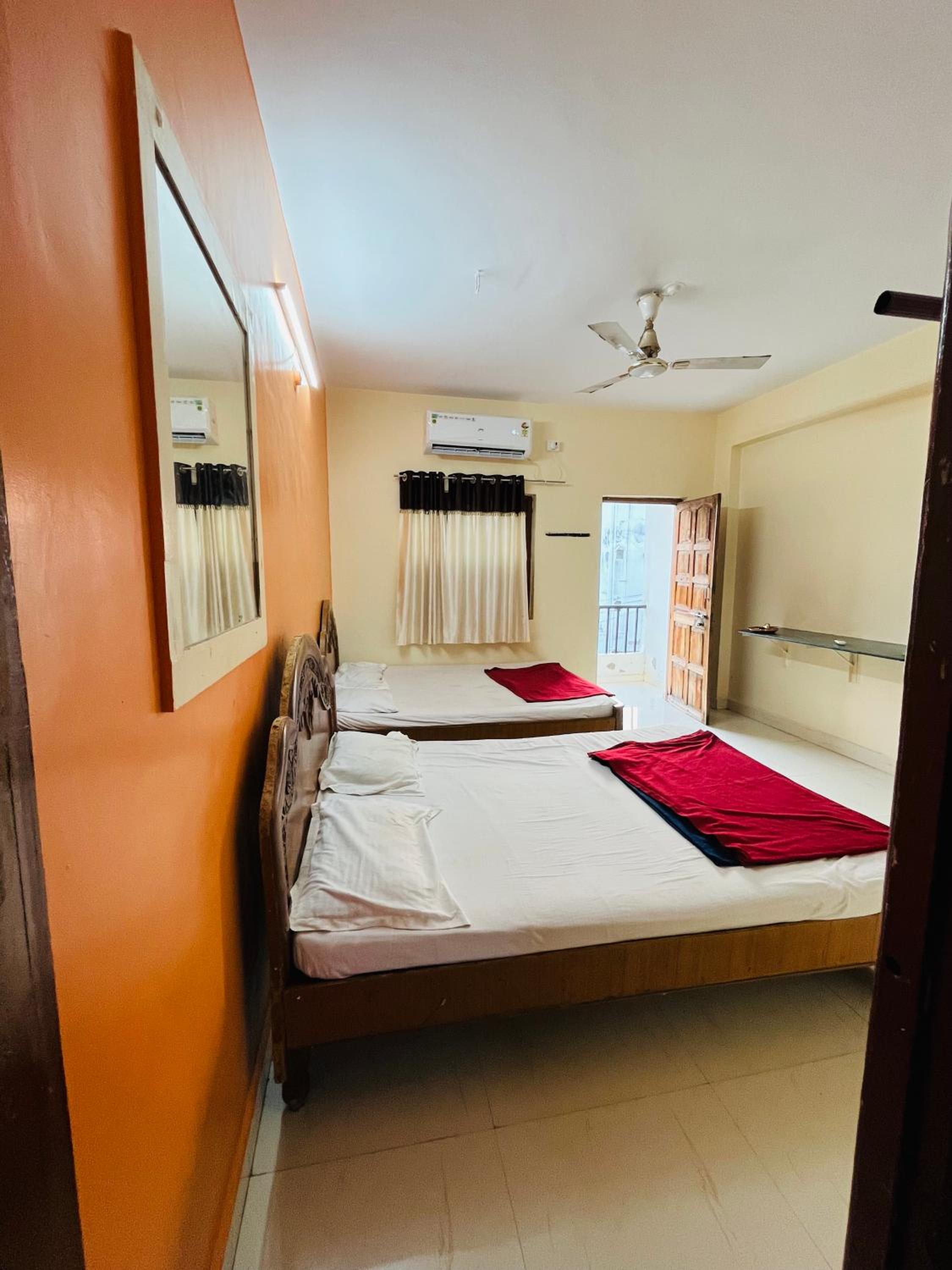Family Room AC with 3 Double Bed  photo 3
