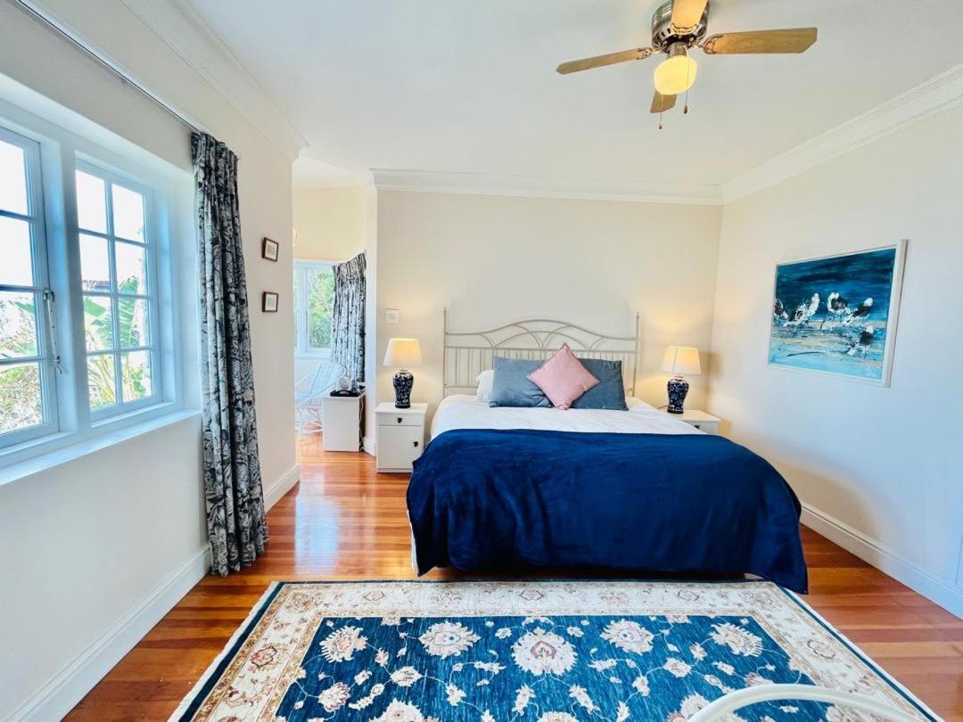 Deluxe King Room photo 1