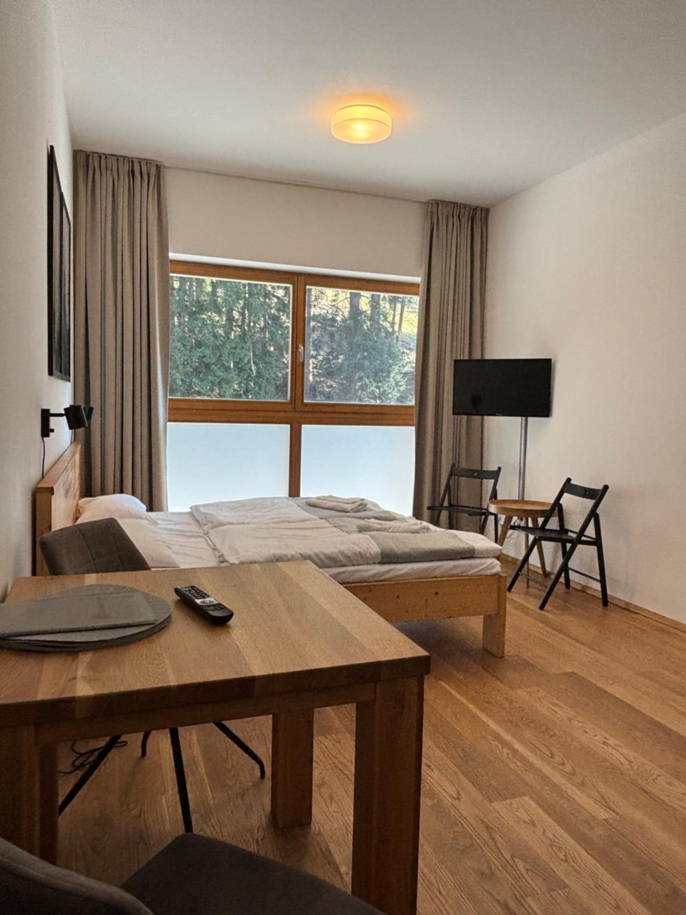 Studio Apartment - No Parking photo 2