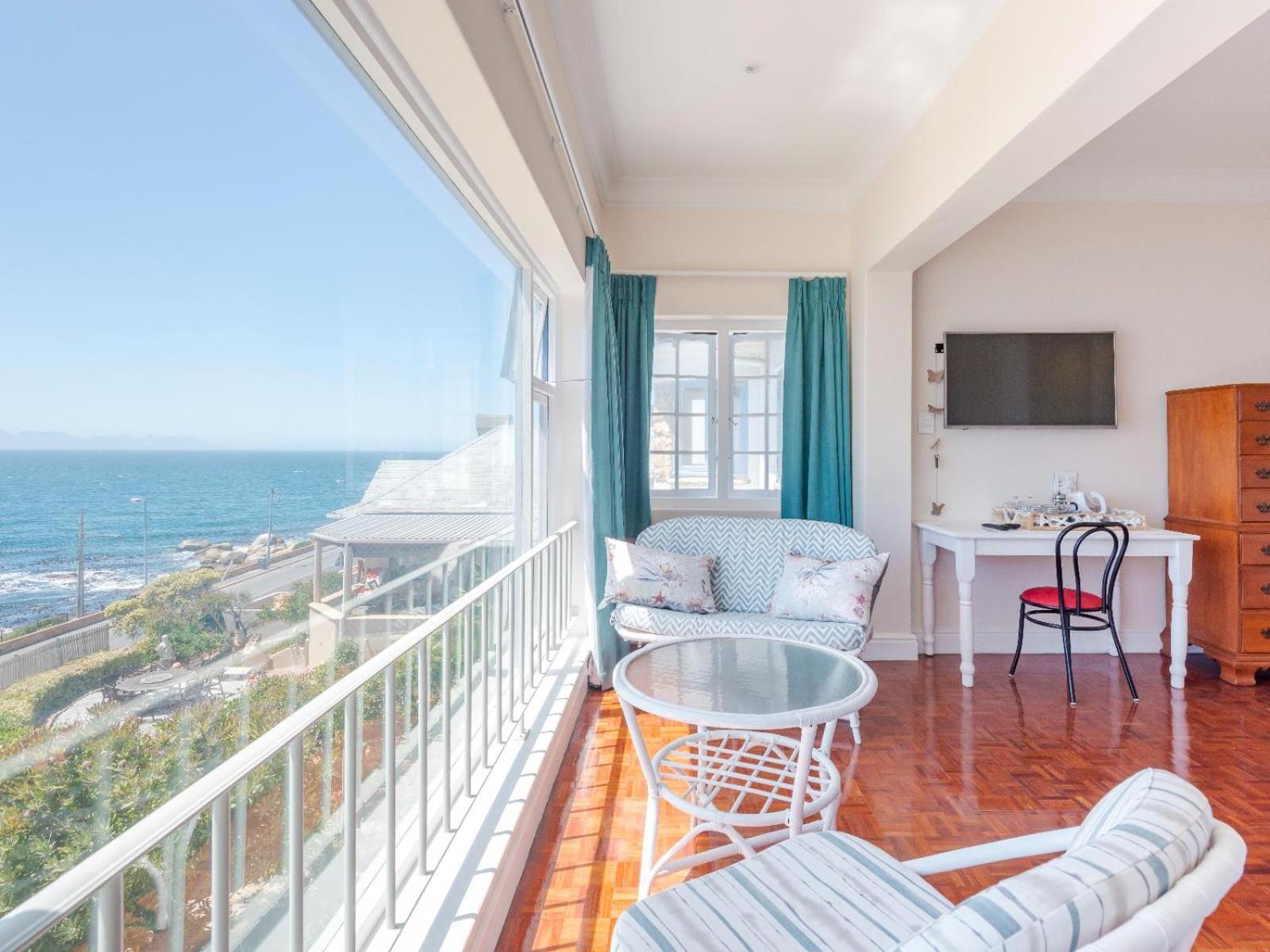 King Room with Sea View photo 3