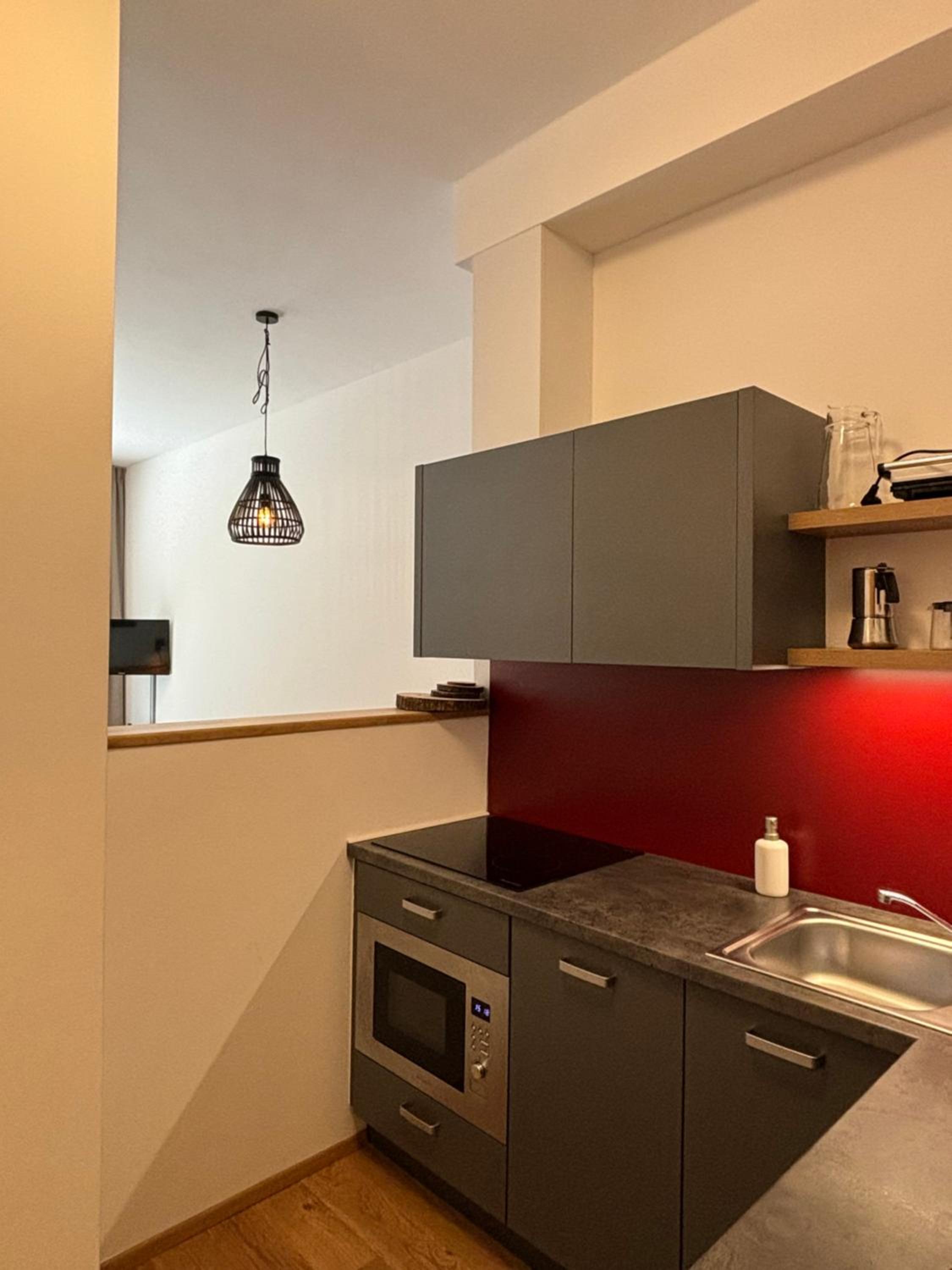 Studio Apartment - No Parking photo 1