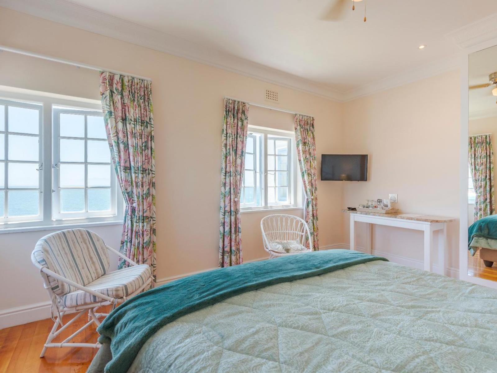 Queen Room with Sea View photo 2