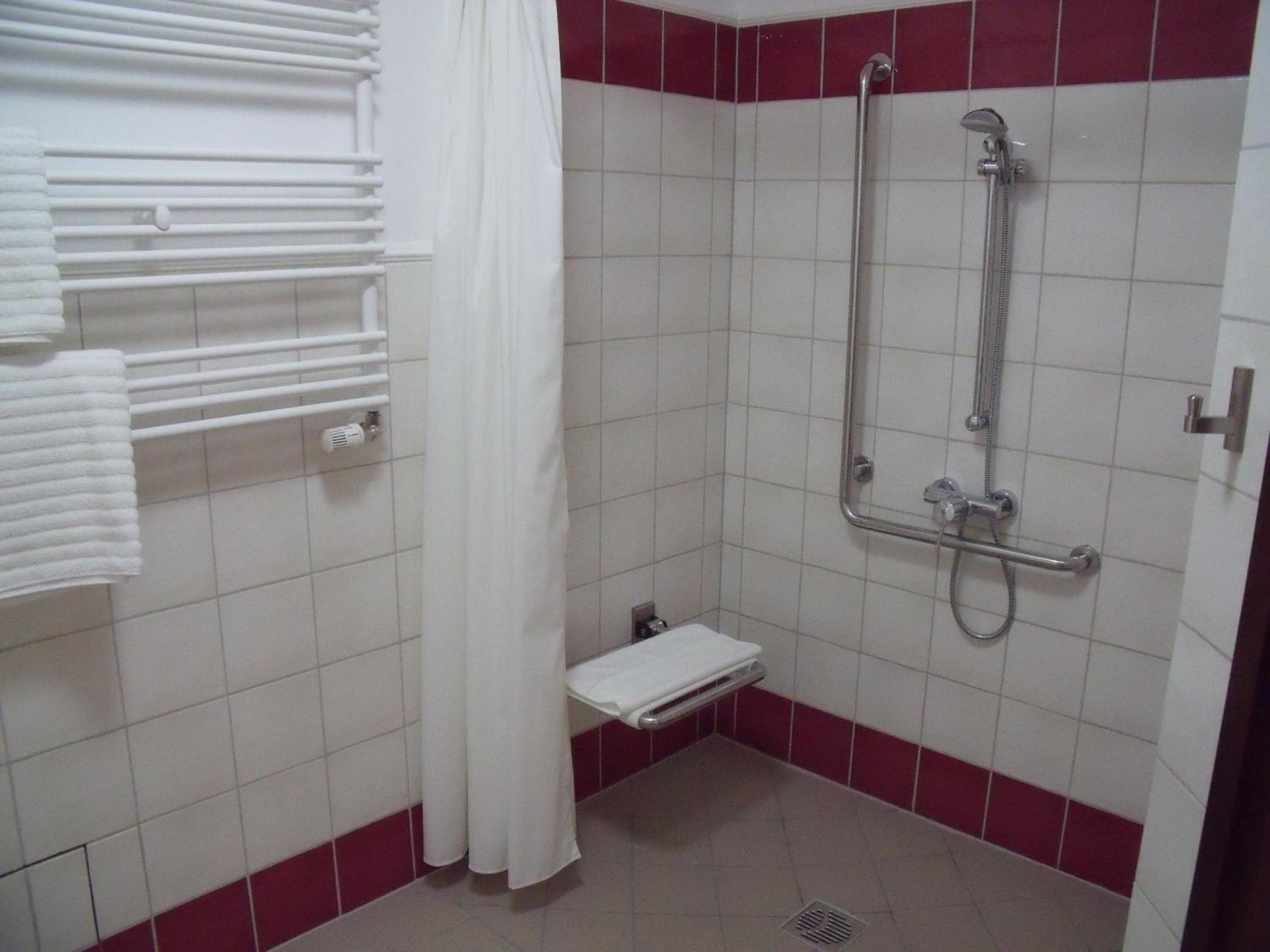 Single Room - Disability Access photo 2