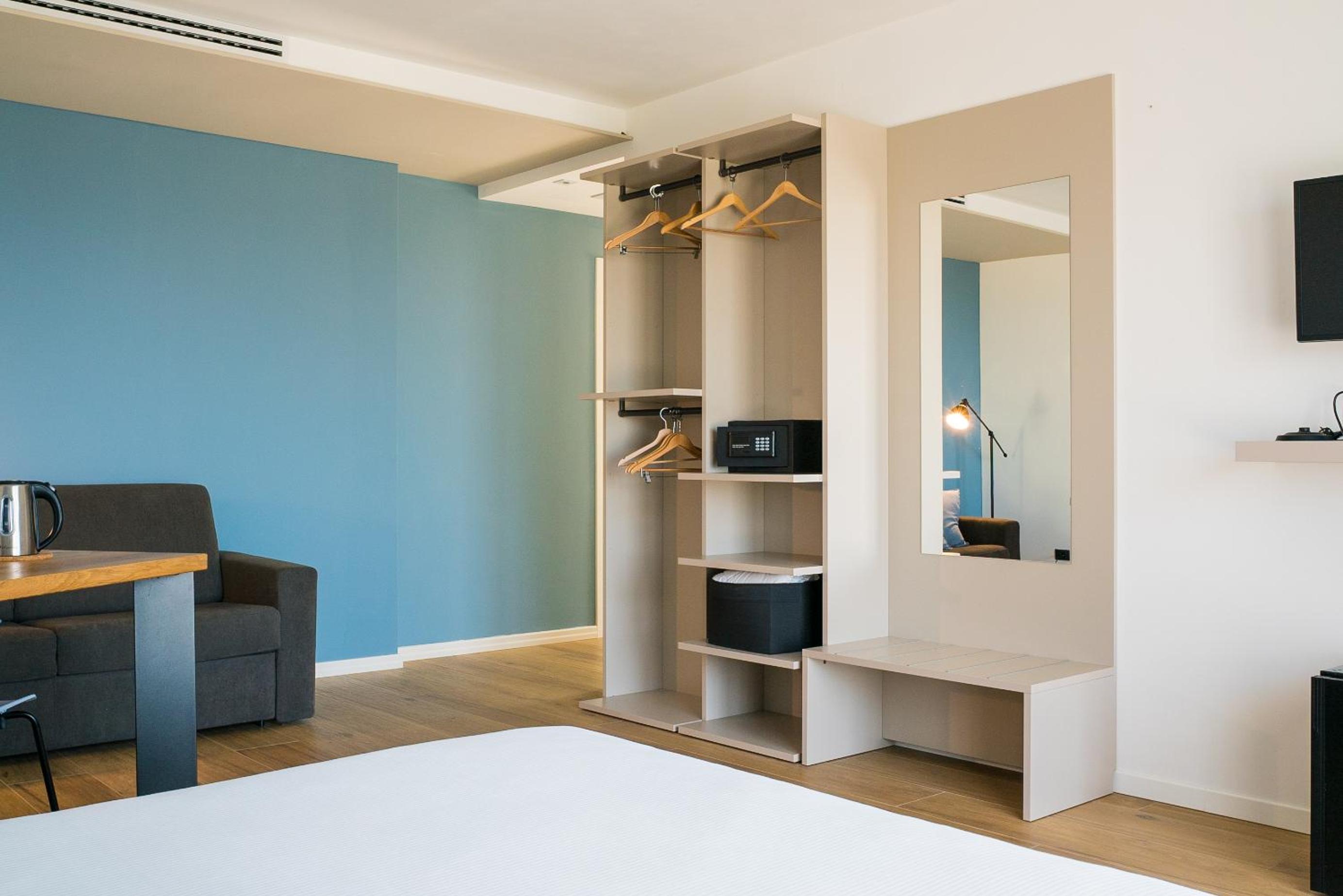 Deluxe Double Room with Sea View photo 3