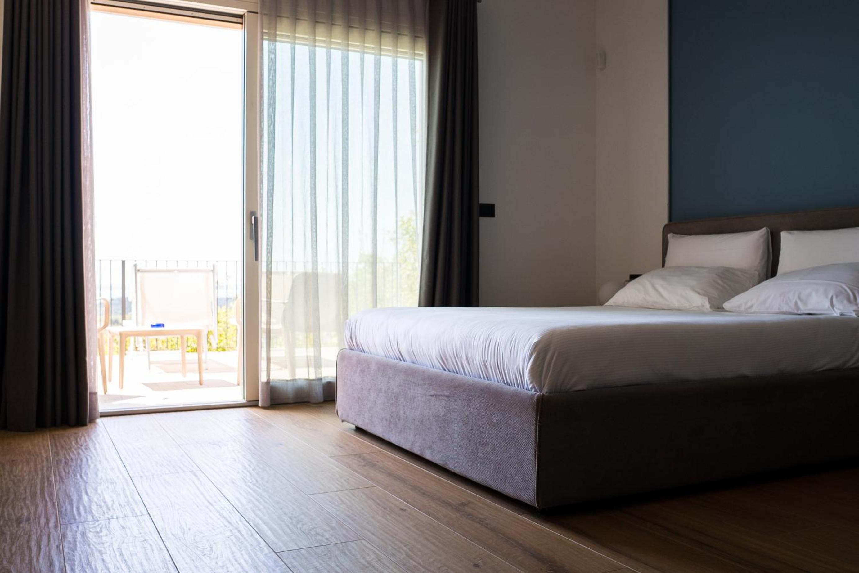 Deluxe Double Room with Sea View photo 2