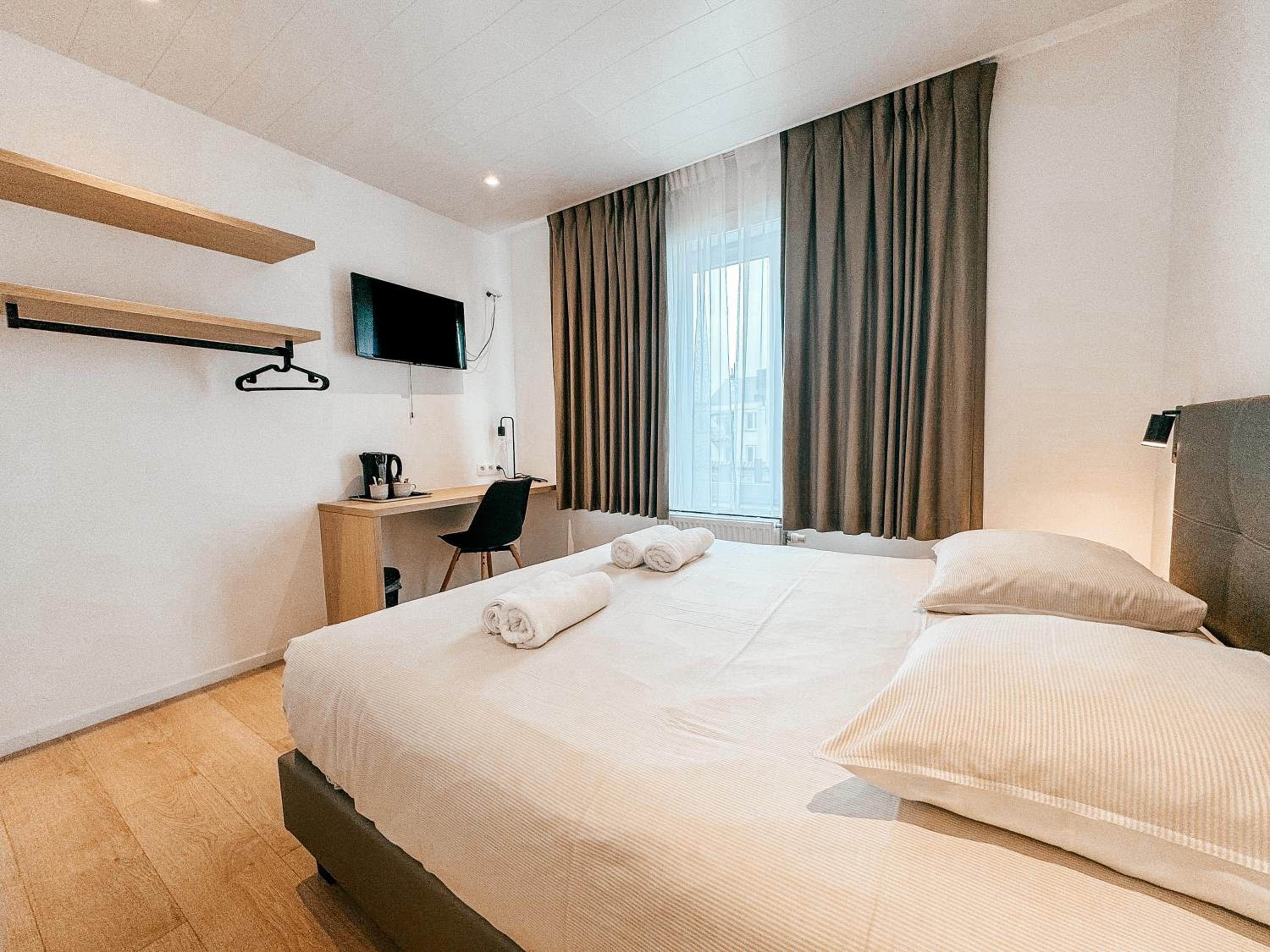 Budget Double or Twin Room - Photo 11