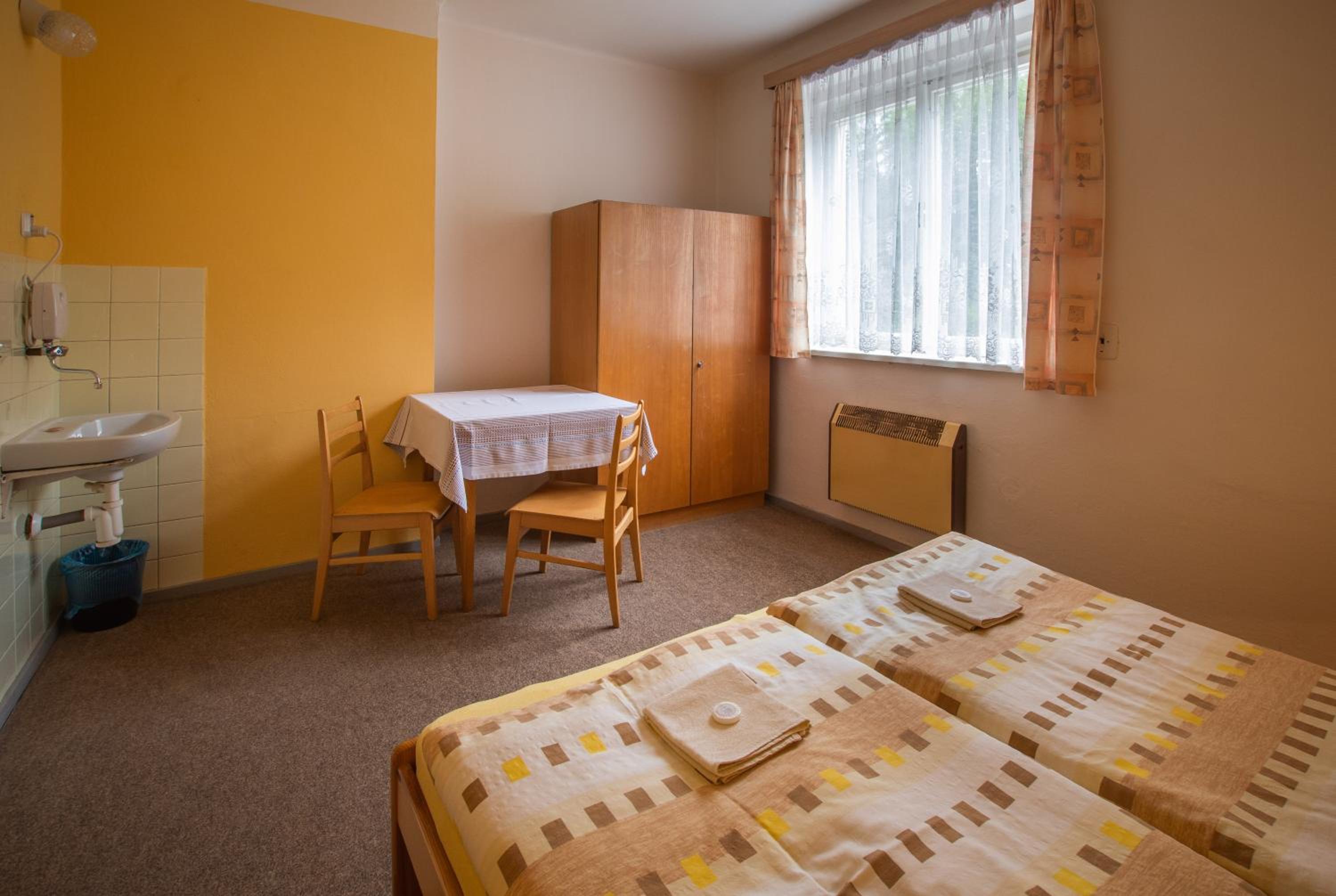 Economy Double Room photo 2