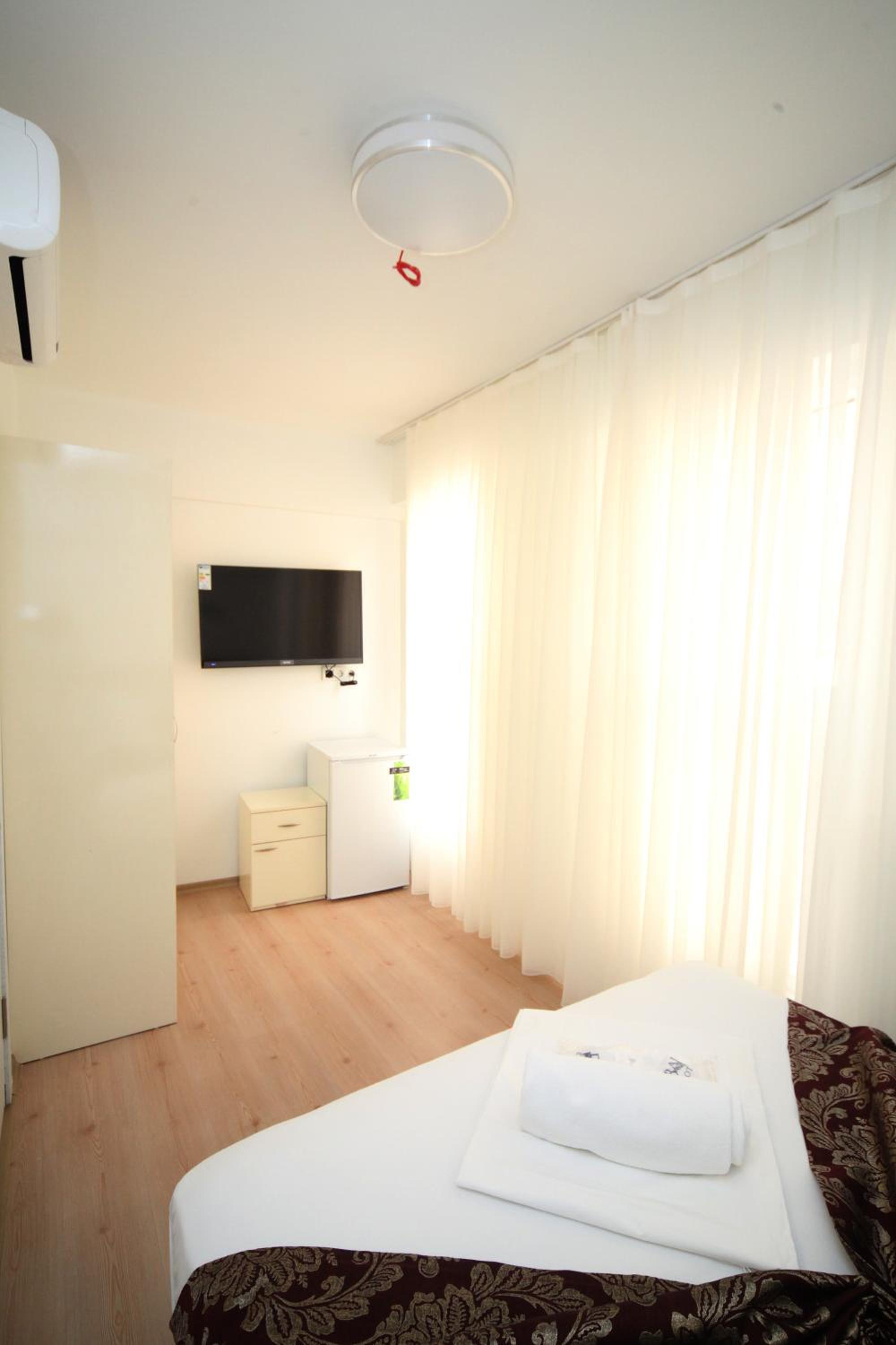 Budget Single Room photo 2